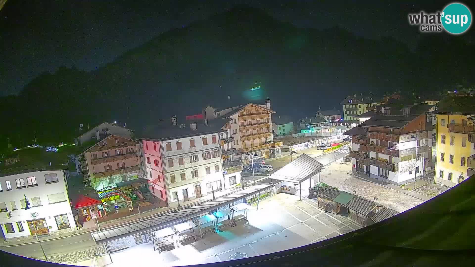 Plaza principal de Forni di Sopra