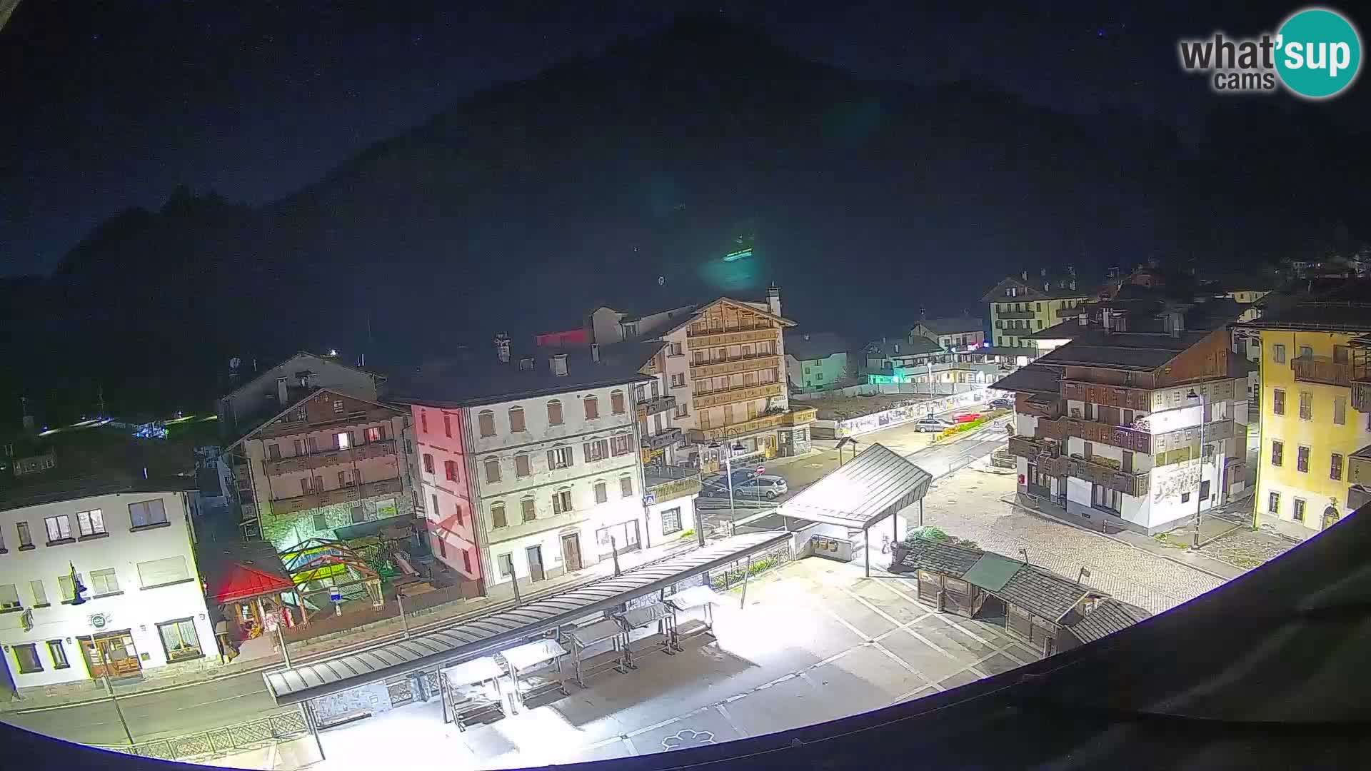 Piazza centrale di Forni di Sopra