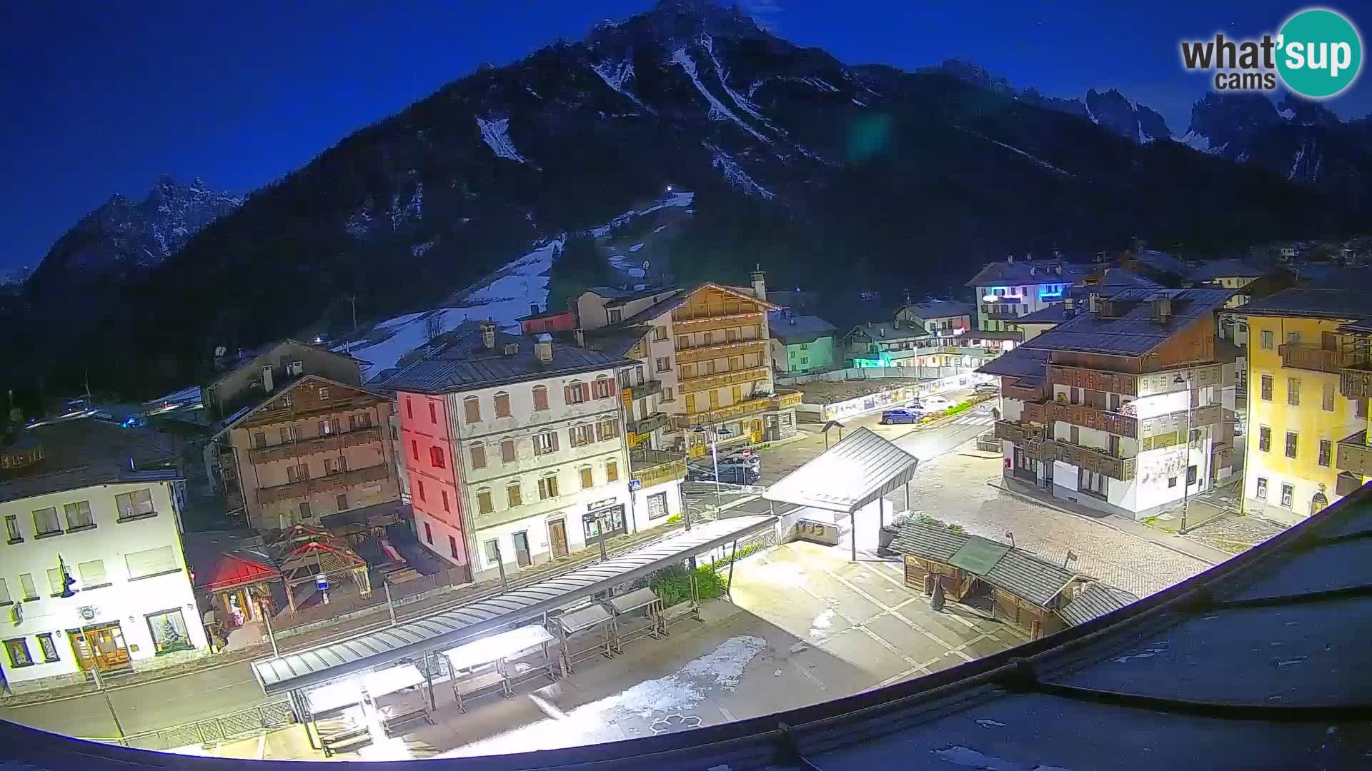 Piazza centrale di Forni di Sopra