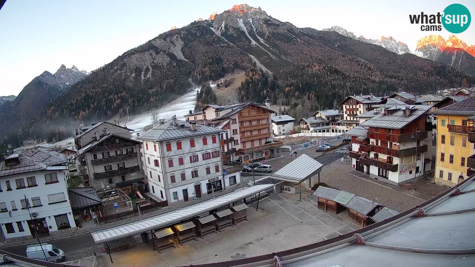 Plaza principal de Forni di Sopra