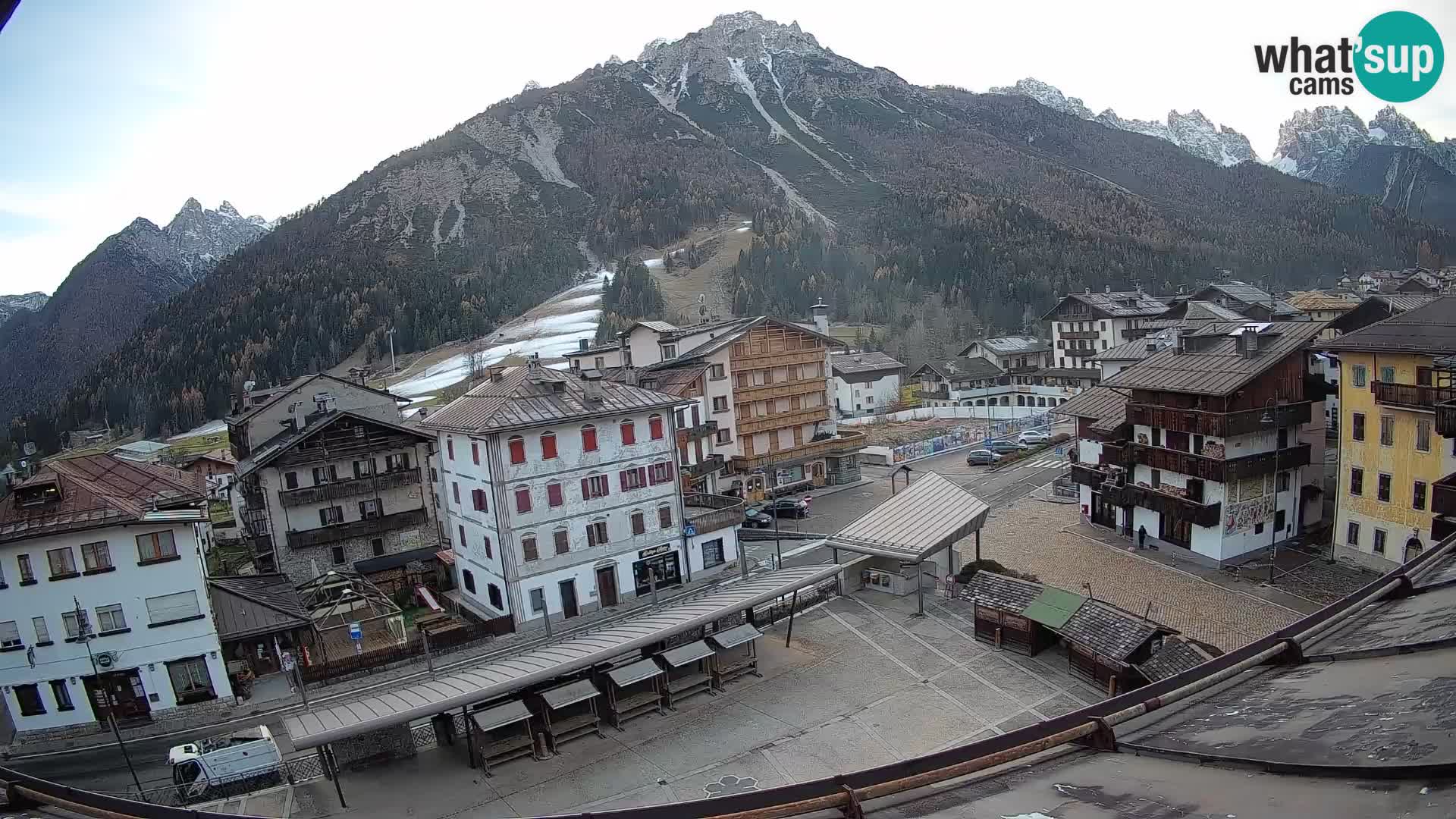 Piazza centrale di Forni di Sopra