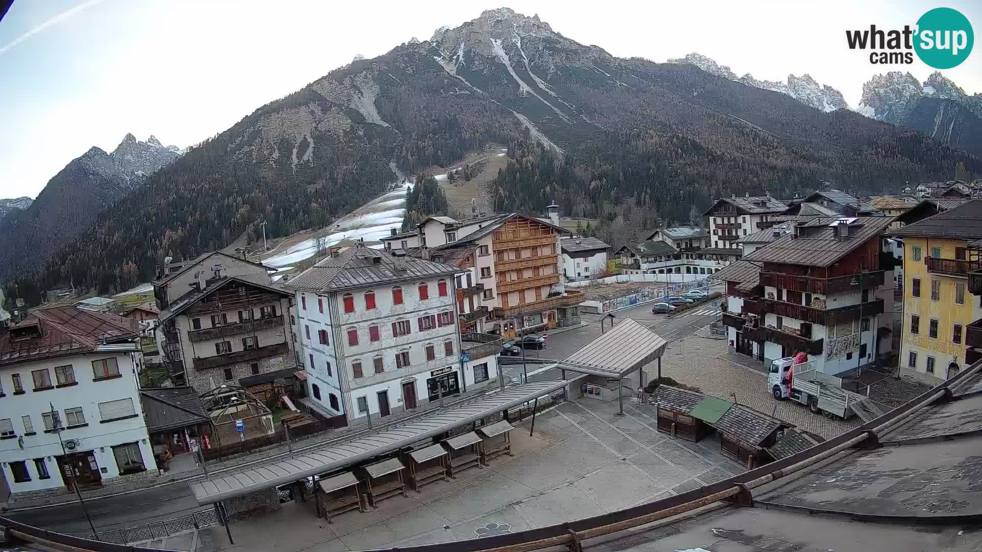 Piazza centrale di Forni di Sopra