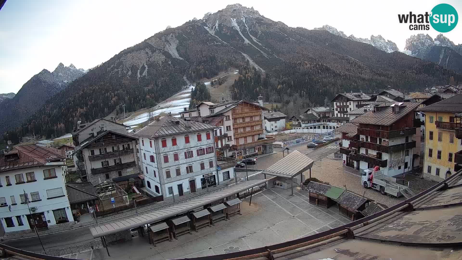 Plaza principal de Forni di Sopra