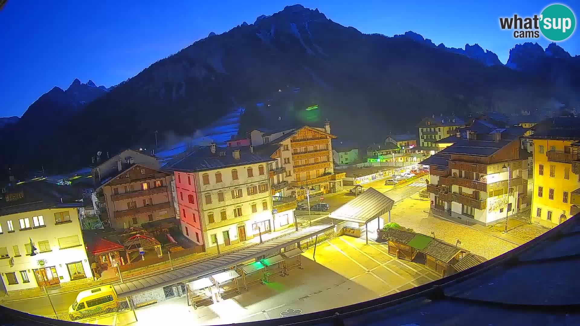 Plaza principal de Forni di Sopra