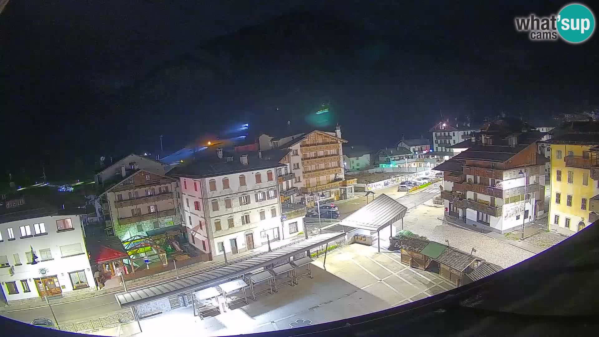 Plaza principal de Forni di Sopra