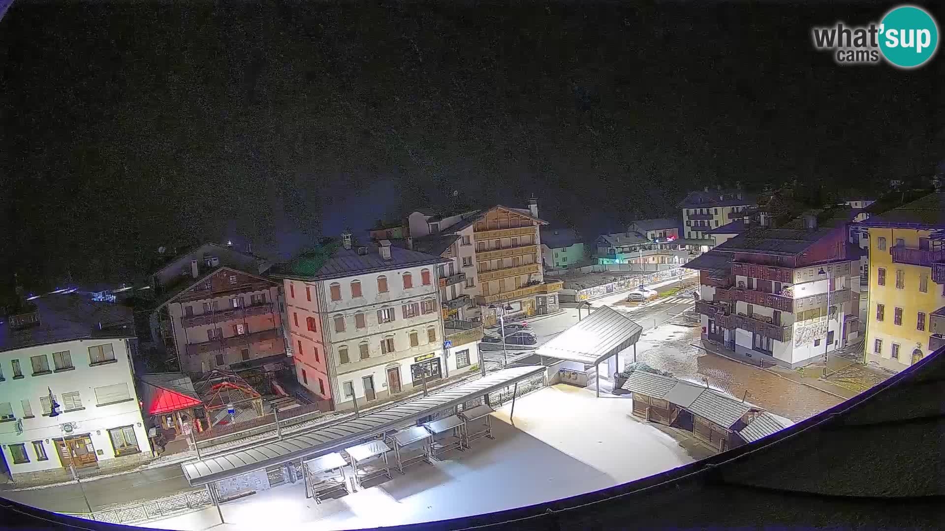 Piazza centrale di Forni di Sopra