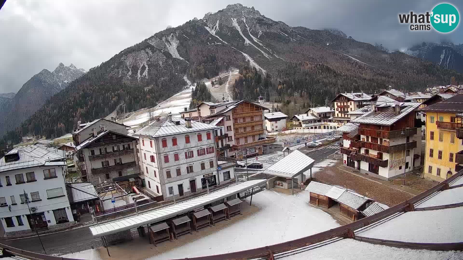 Piazza centrale di Forni di Sopra