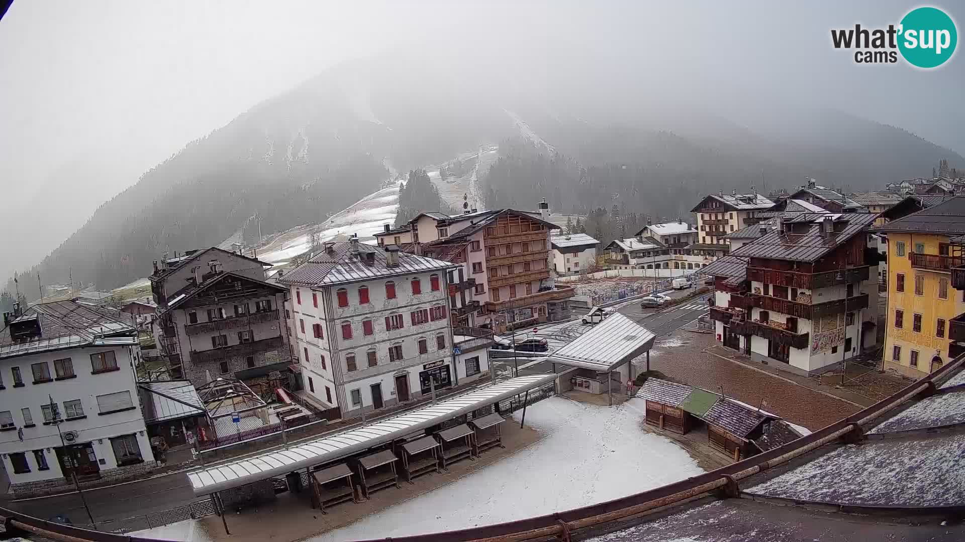 Plaza principal de Forni di Sopra