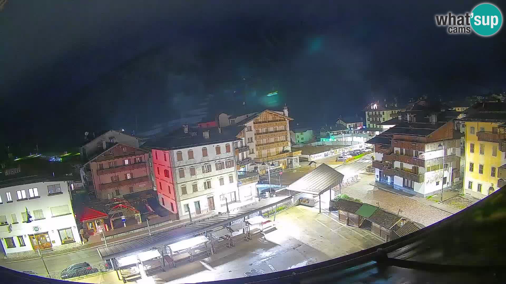 Piazza centrale di Forni di Sopra