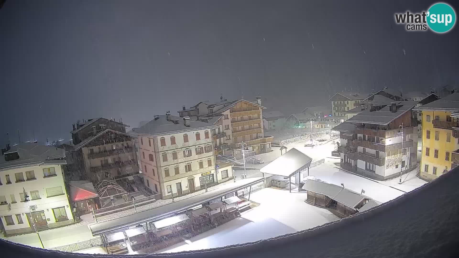 Piazza centrale di Forni di Sopra