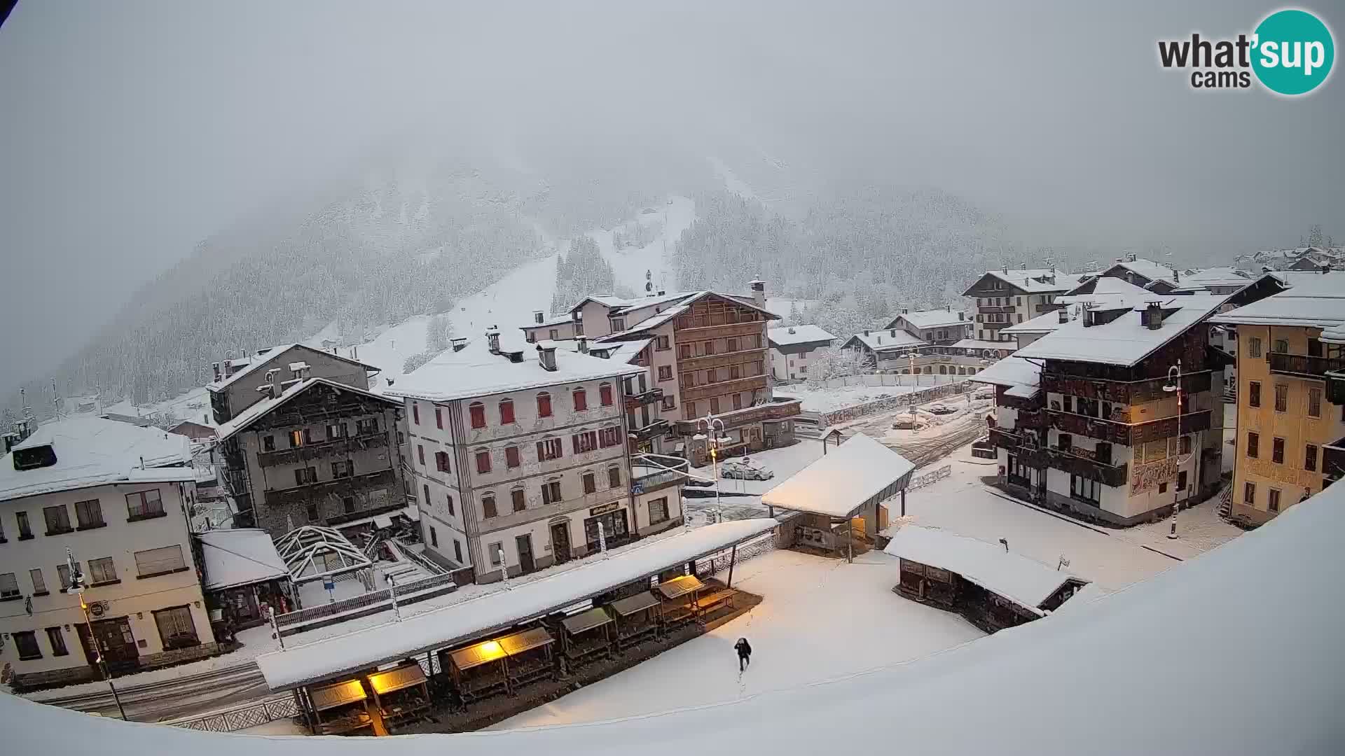 Piazza centrale di Forni di Sopra