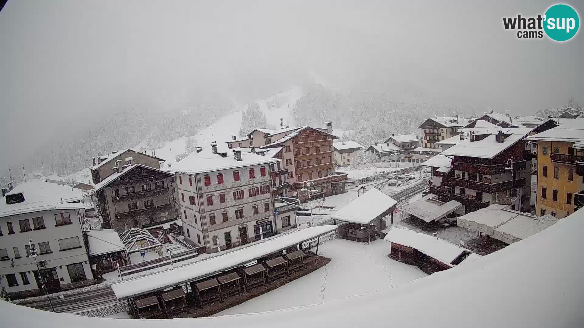 Piazza centrale di Forni di Sopra