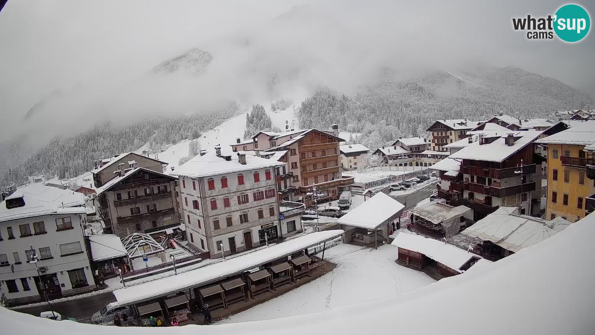 Hauptplatz von Forni di Sopra