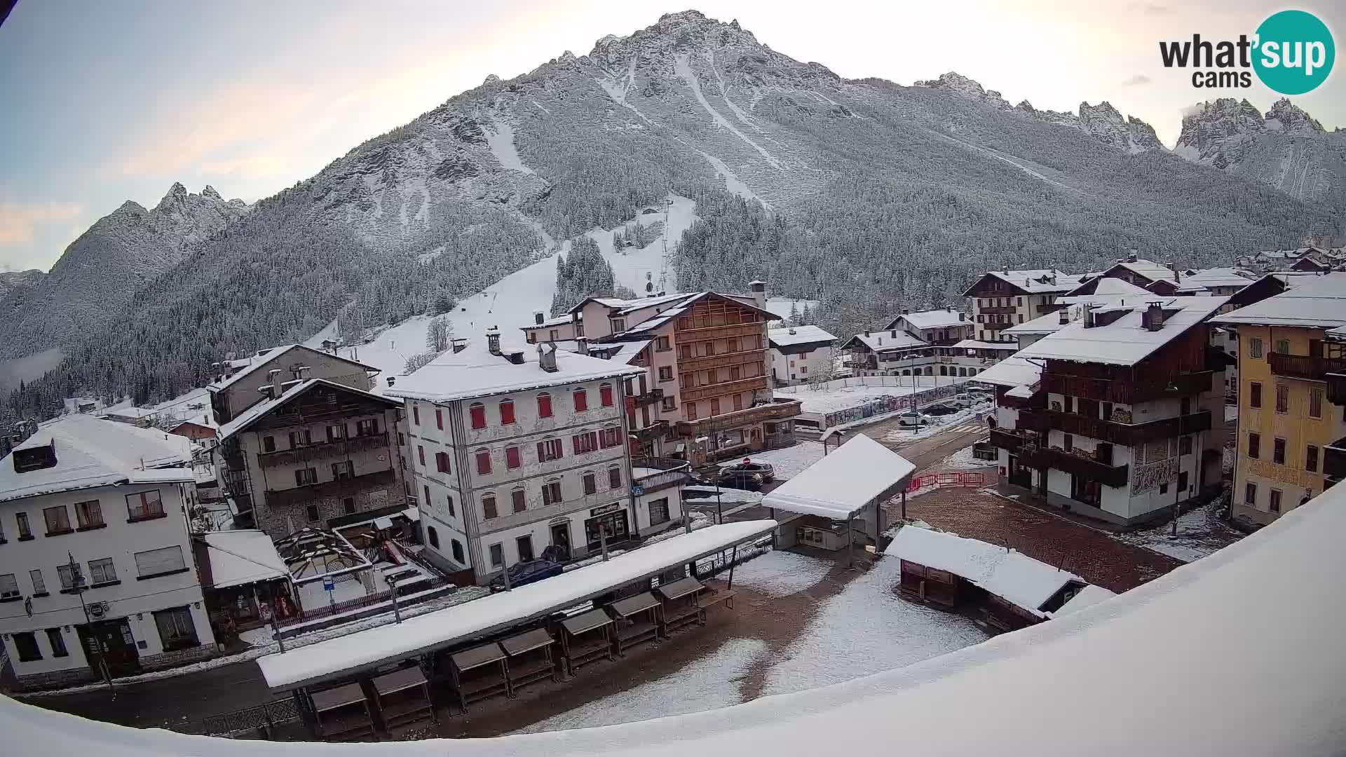 Piazza centrale di Forni di Sopra
