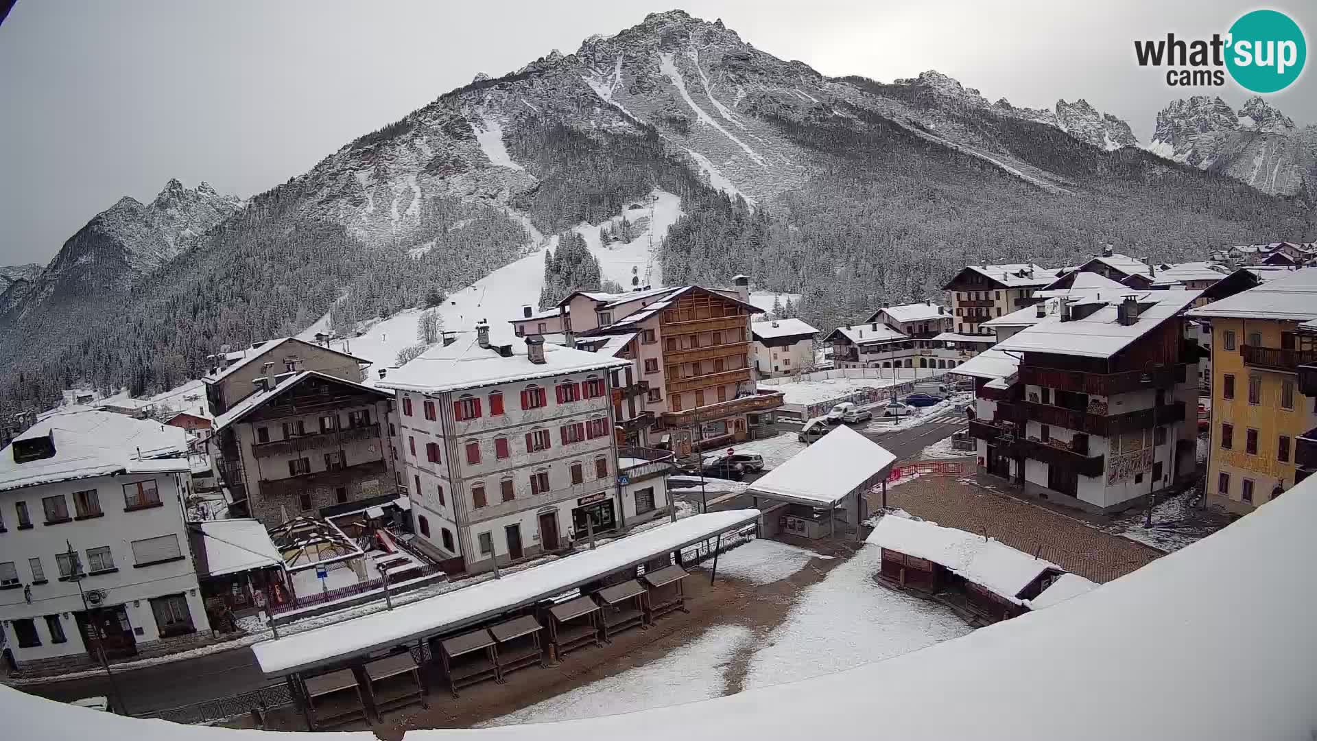 Plaza principal de Forni di Sopra