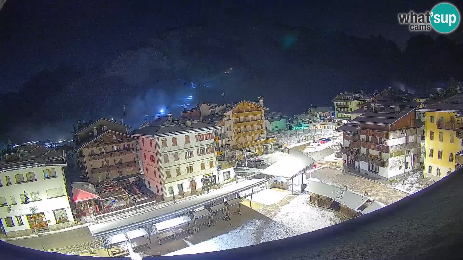 Plaza principal de Forni di Sopra