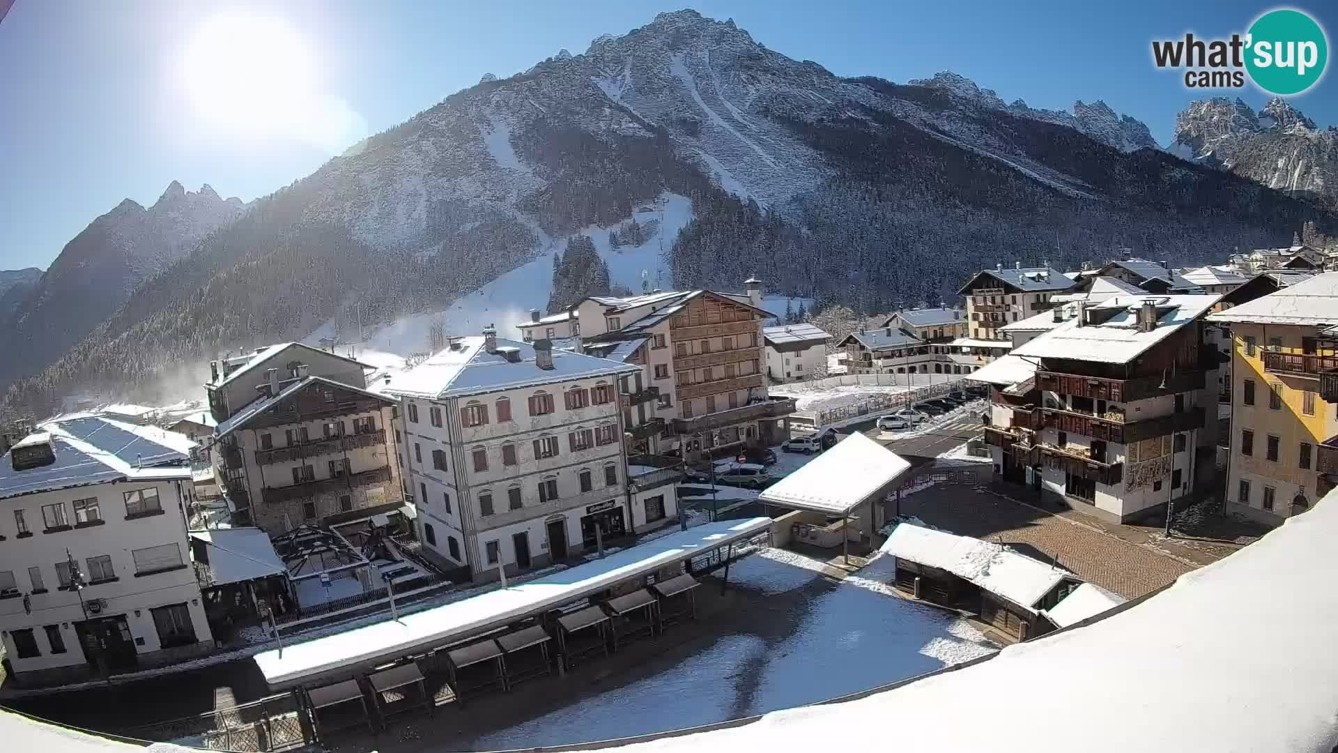 Plaza principal de Forni di Sopra