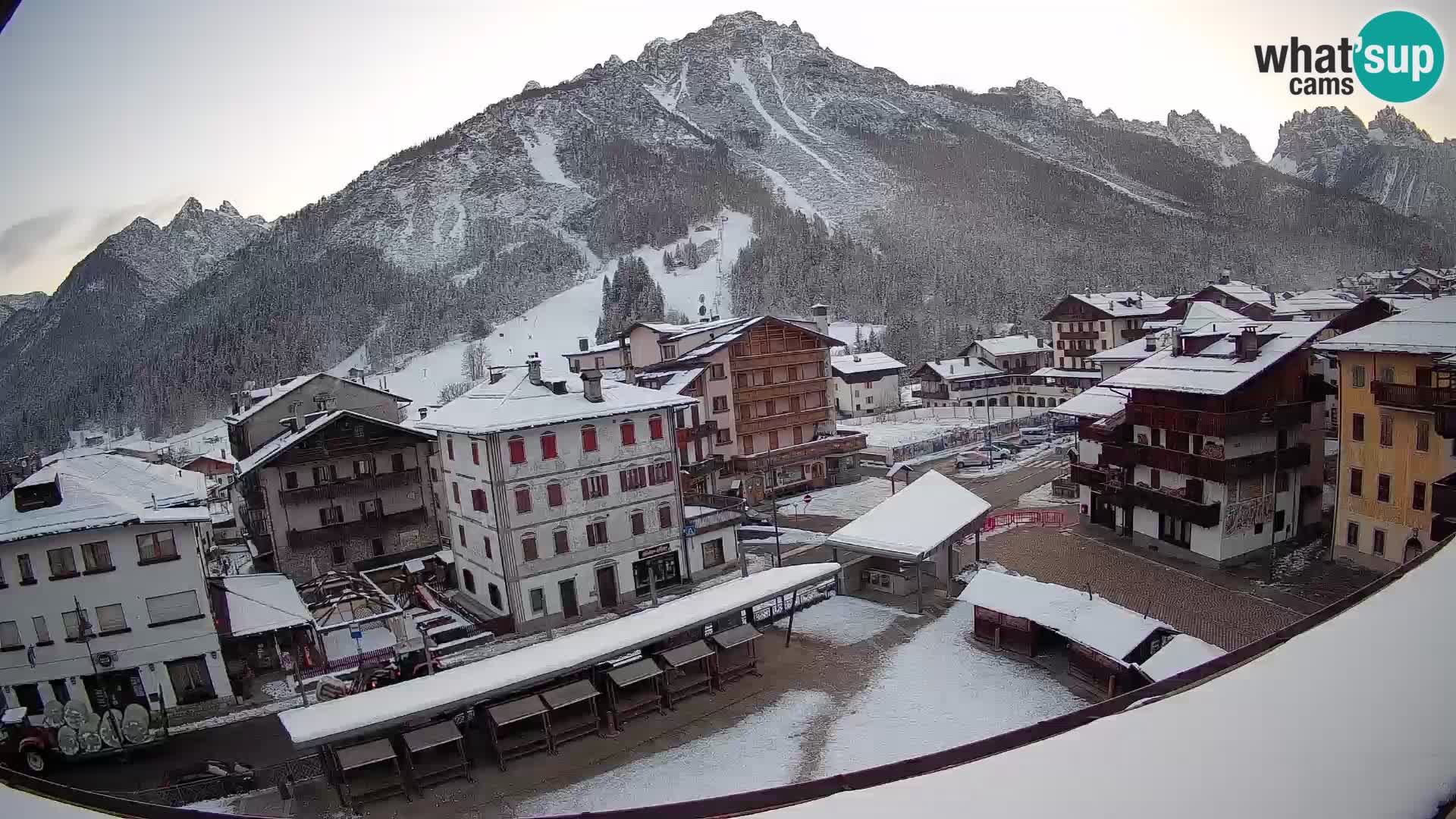 Plaza principal de Forni di Sopra
