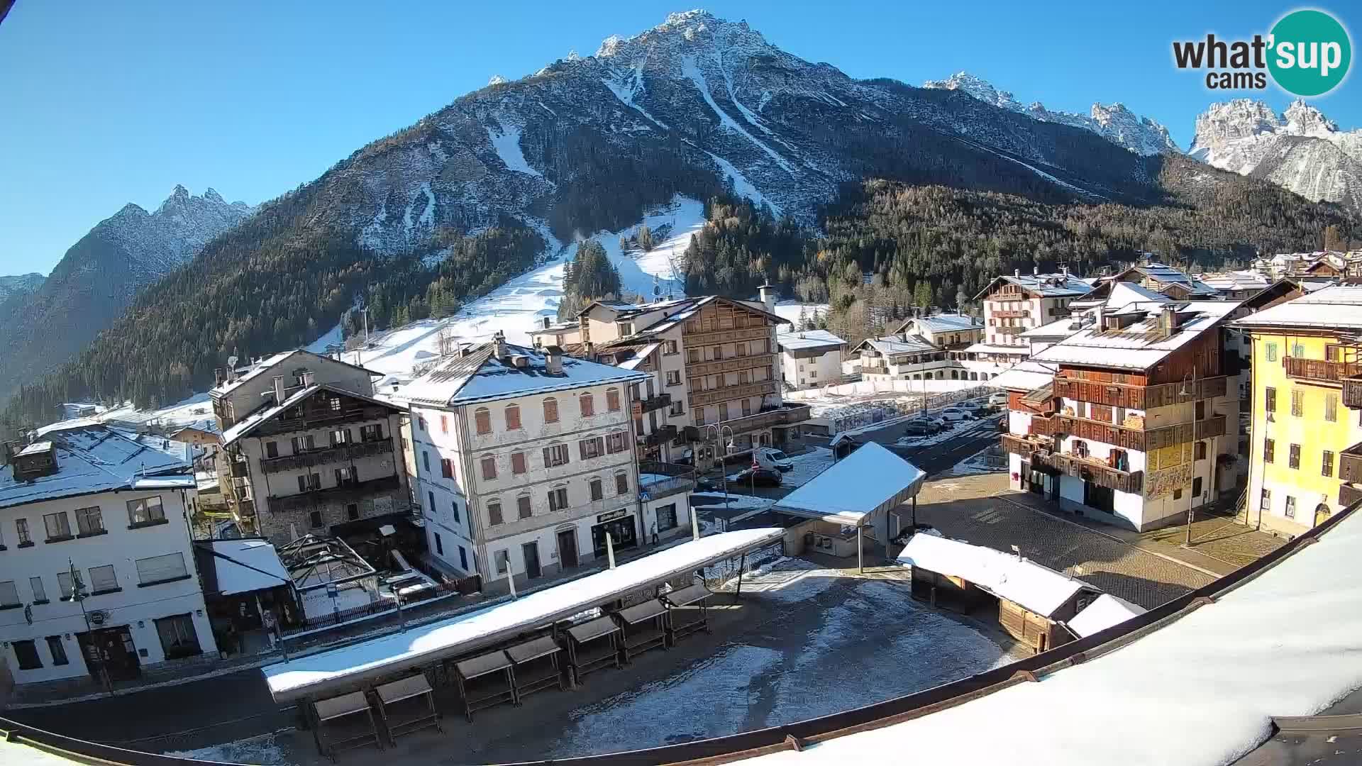 Piazza centrale di Forni di Sopra
