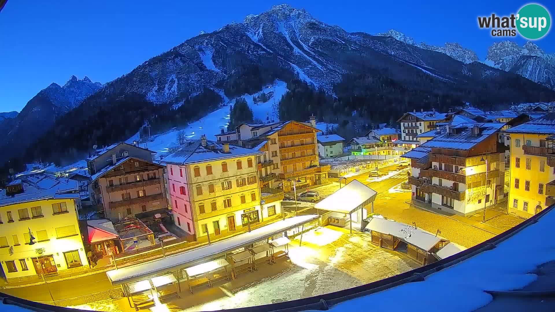 Plaza principal de Forni di Sopra