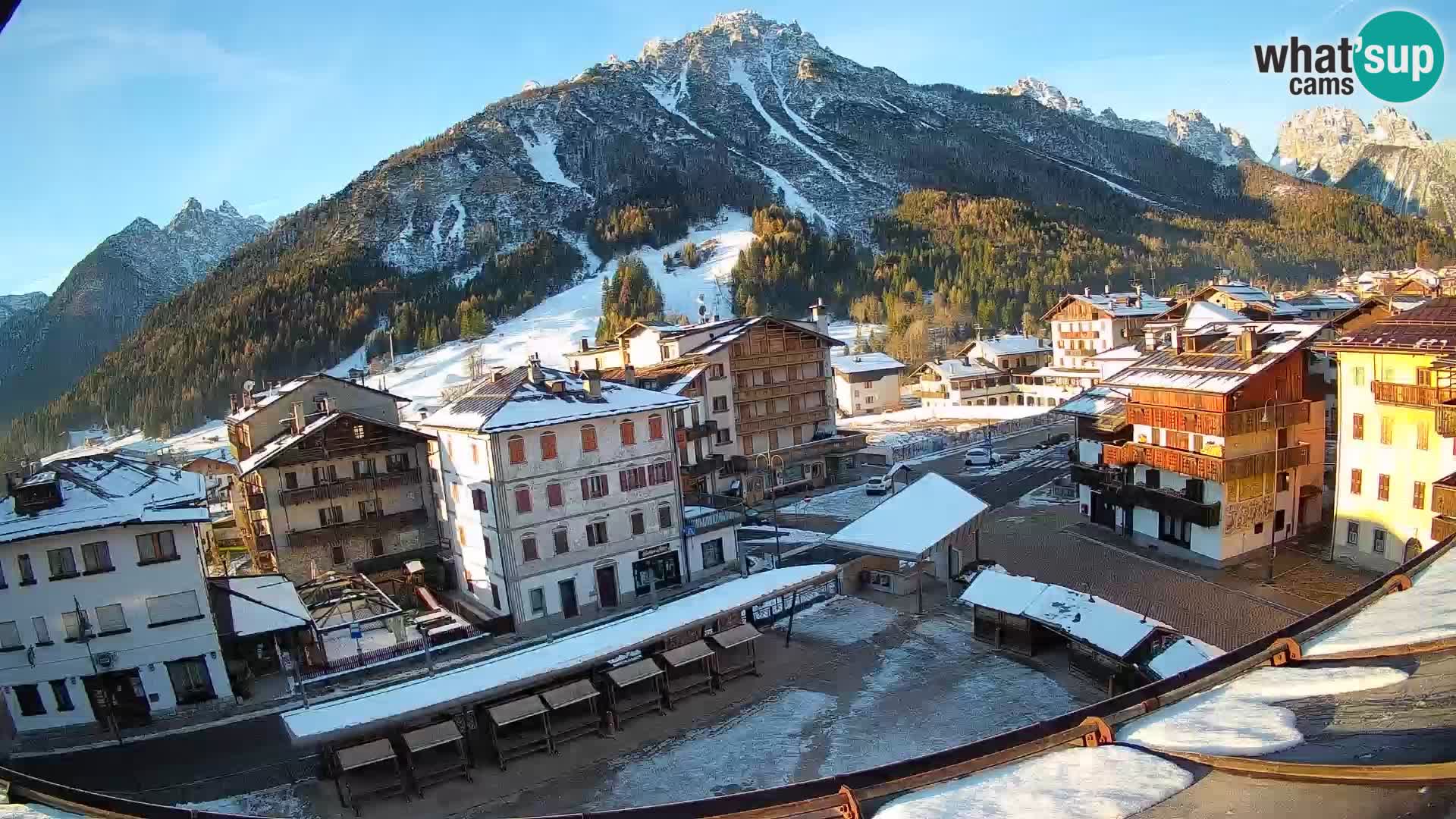 Piazza centrale di Forni di Sopra