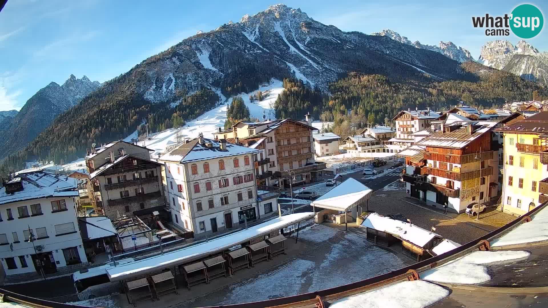 Piazza centrale di Forni di Sopra