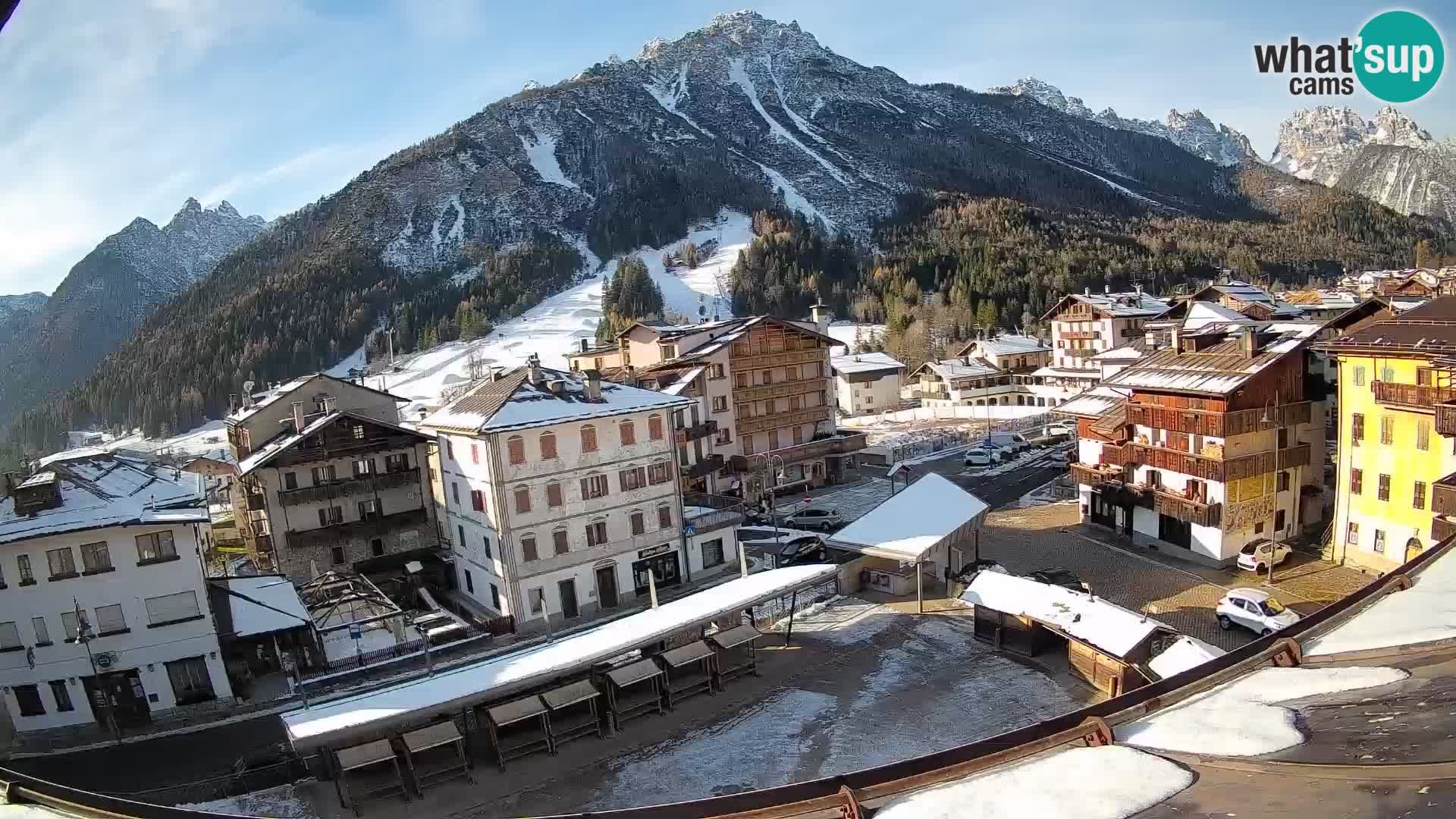 Piazza centrale di Forni di Sopra