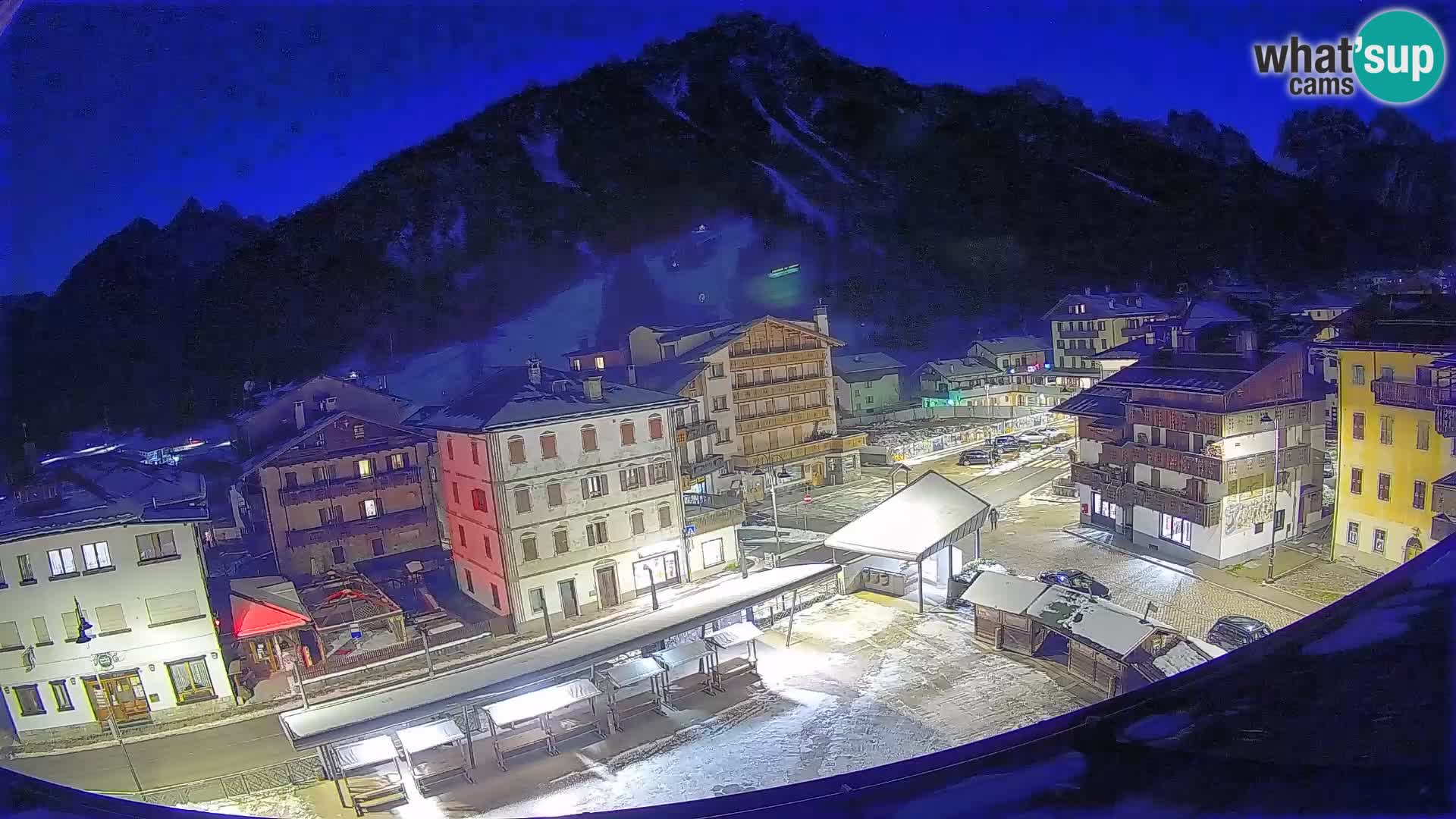 Piazza centrale di Forni di Sopra