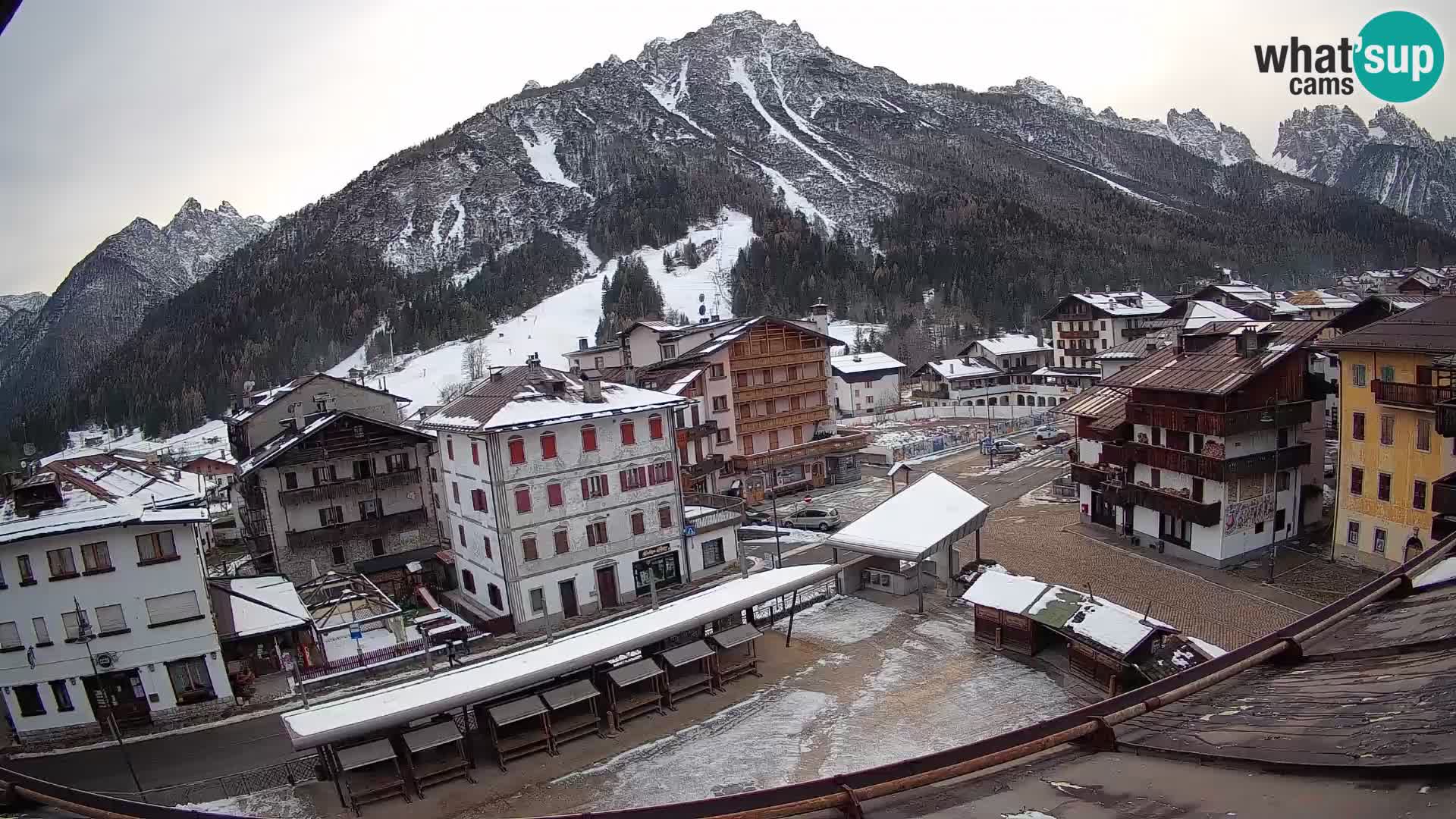 Piazza centrale di Forni di Sopra