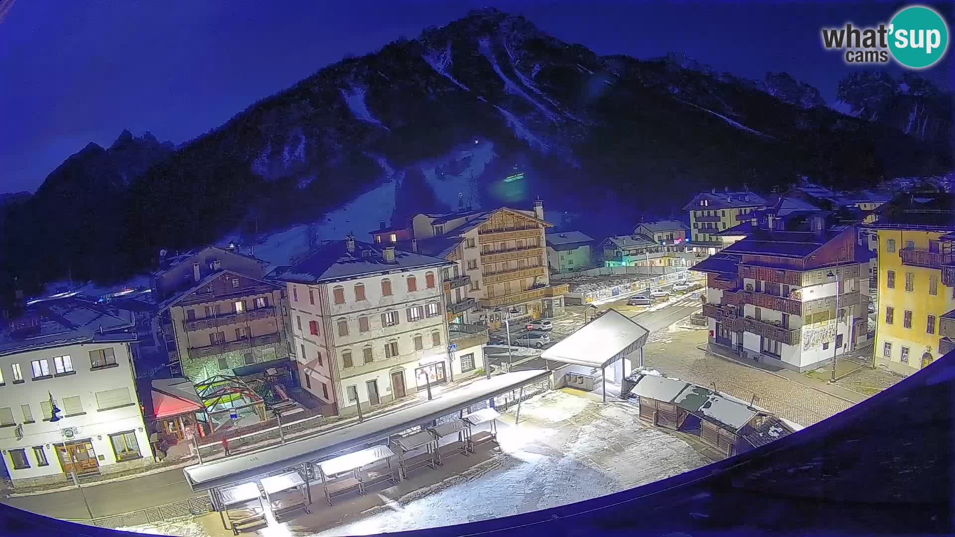 Piazza centrale di Forni di Sopra