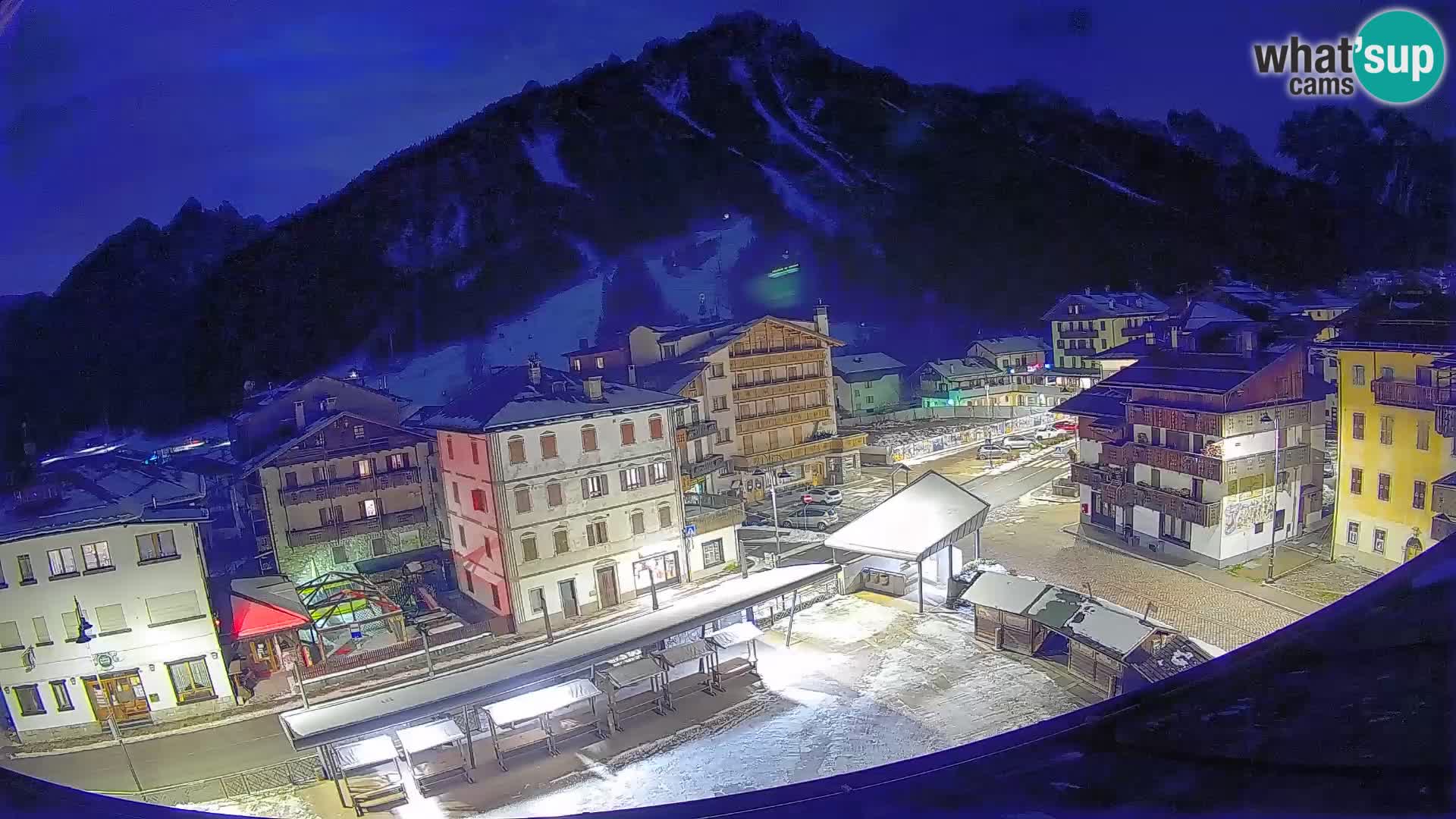 Plaza principal de Forni di Sopra