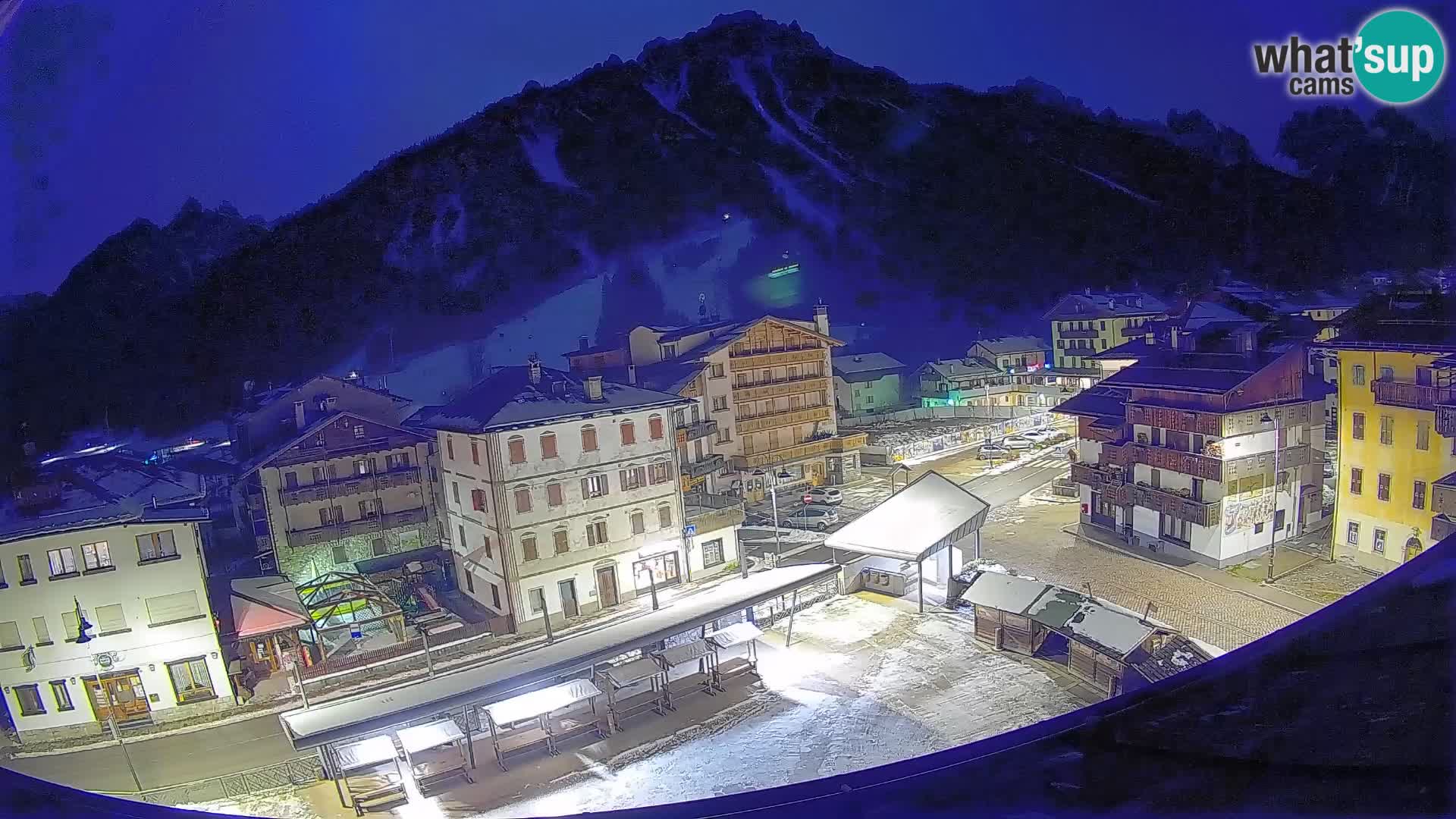 Plaza principal de Forni di Sopra
