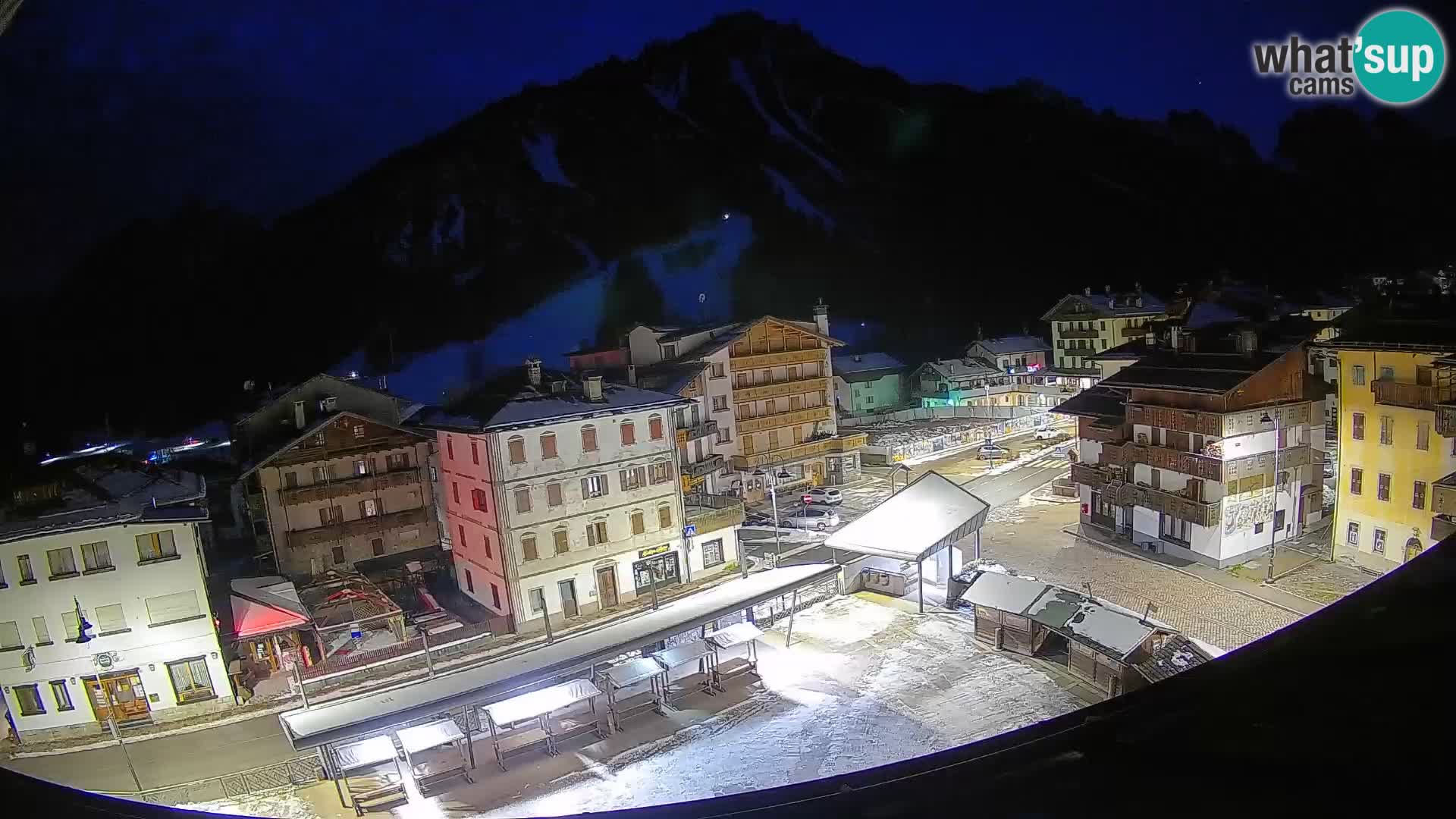 Plaza principal de Forni di Sopra