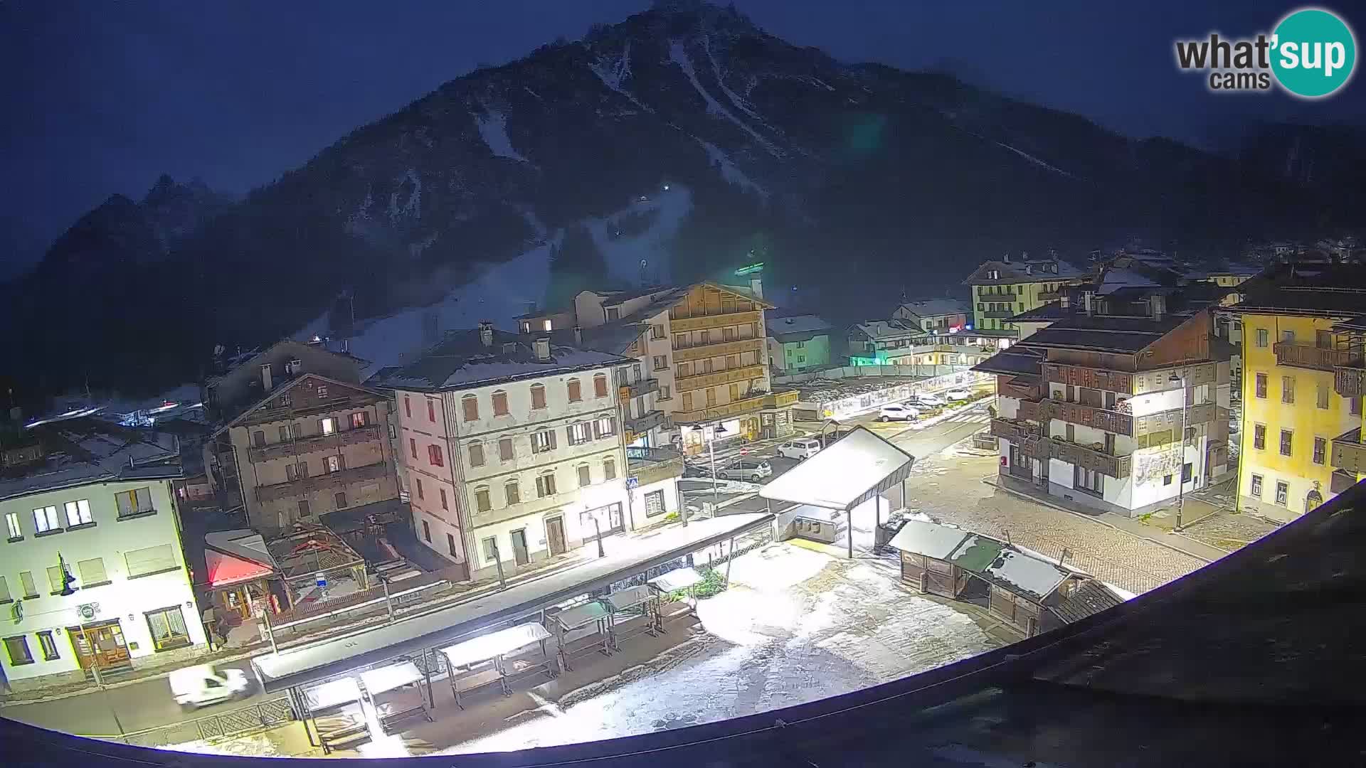Plaza principal de Forni di Sopra