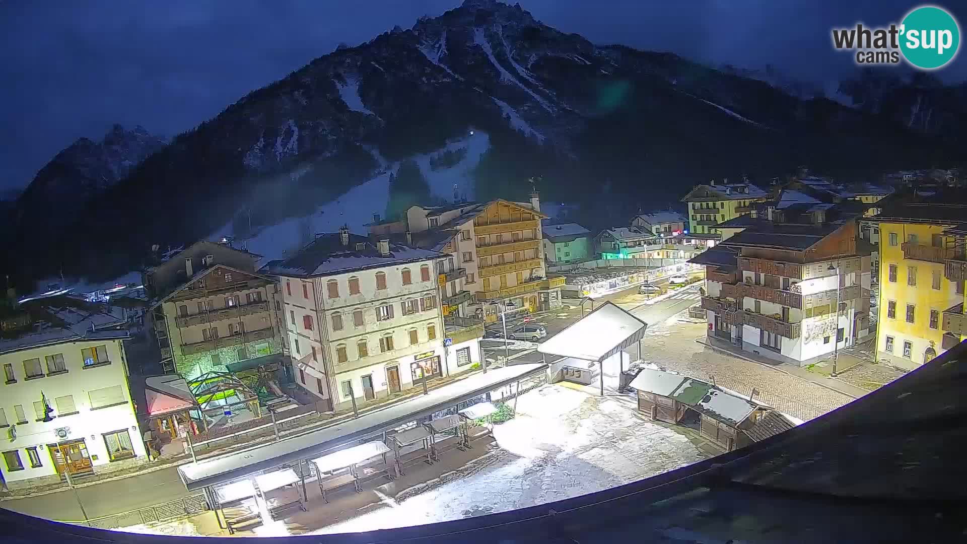 Piazza centrale di Forni di Sopra