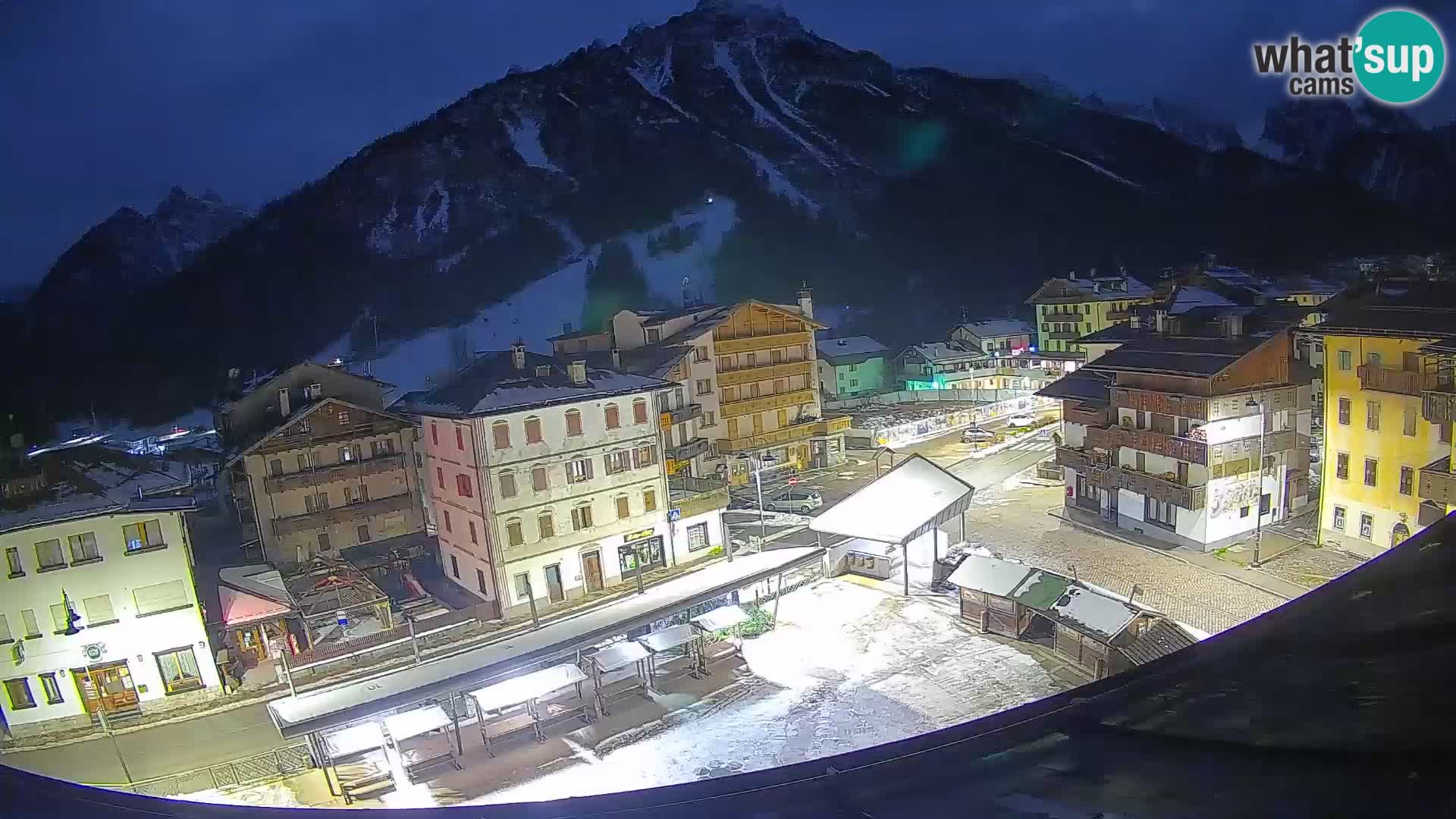 Plaza principal de Forni di Sopra