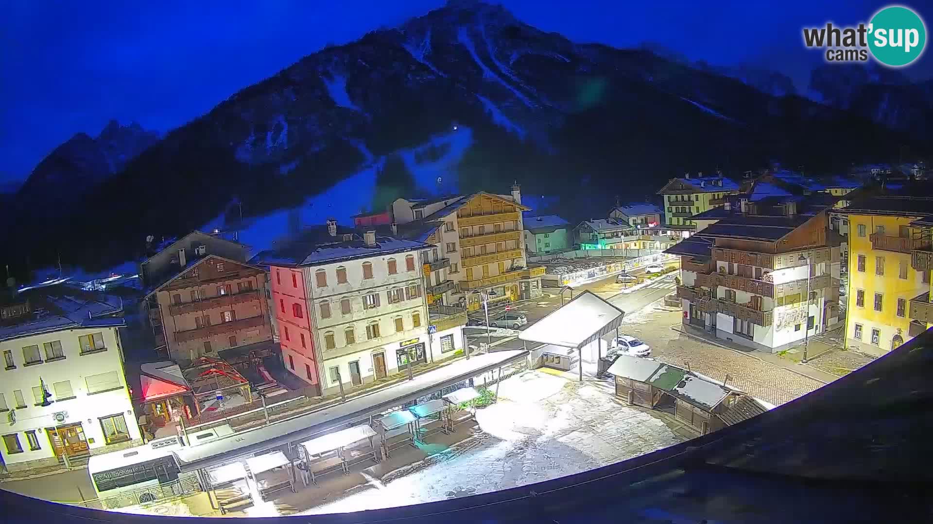 Piazza centrale di Forni di Sopra