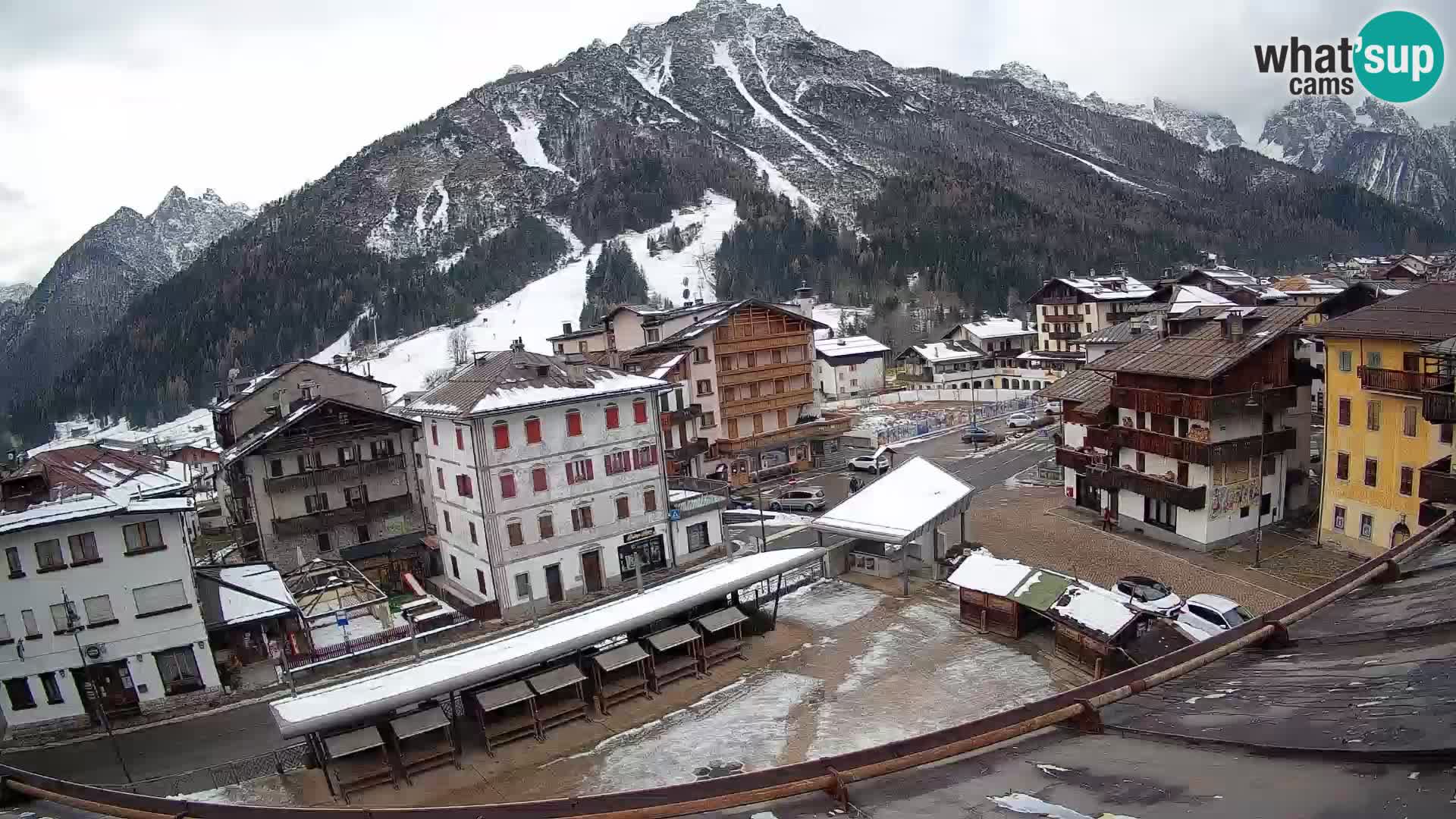 Plaza principal de Forni di Sopra