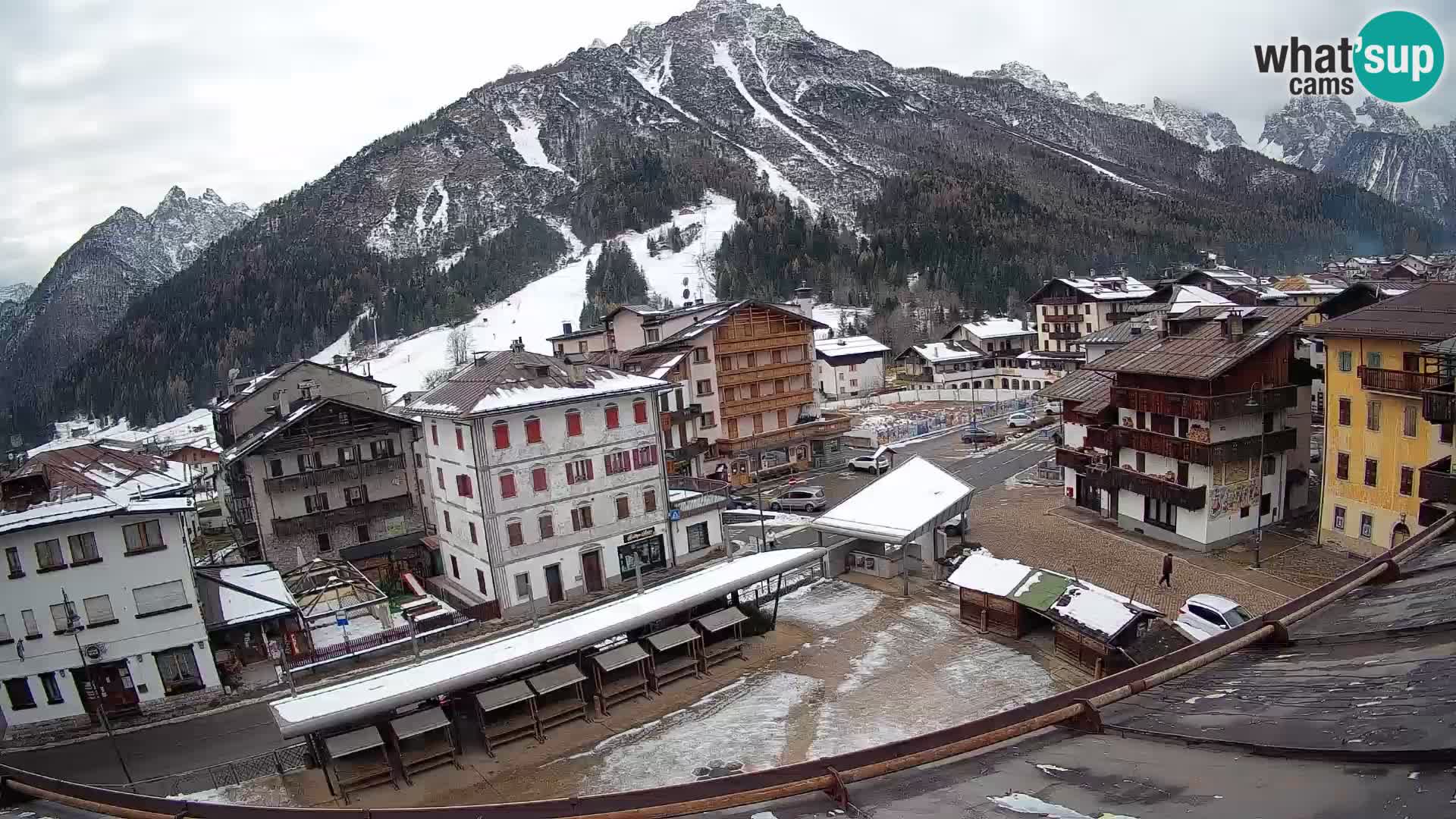 Piazza centrale di Forni di Sopra