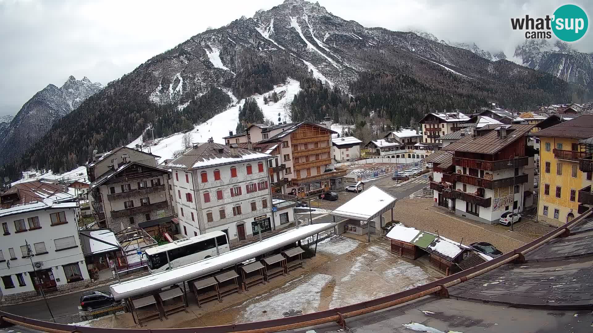 Plaza principal de Forni di Sopra