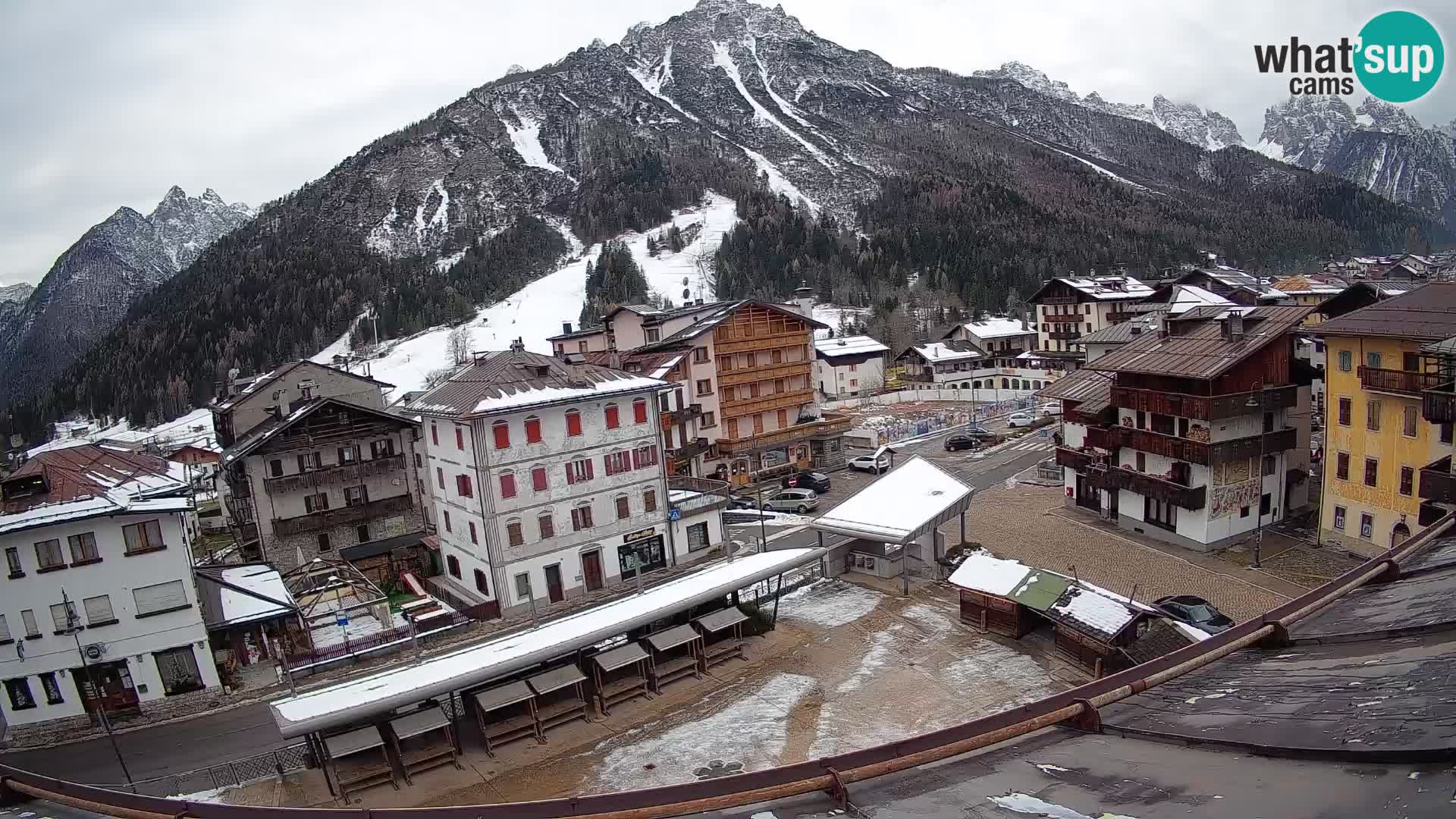 Plaza principal de Forni di Sopra