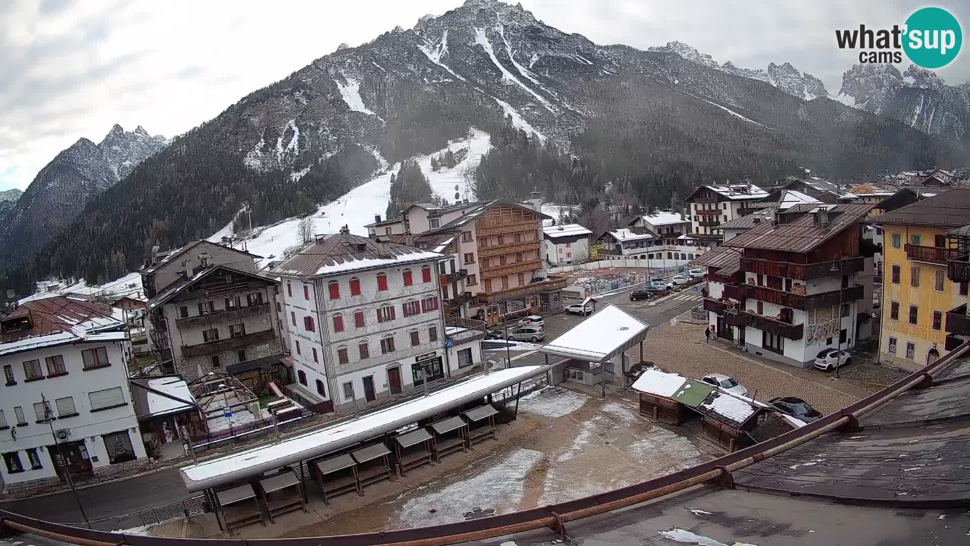 Piazza centrale di Forni di Sopra
