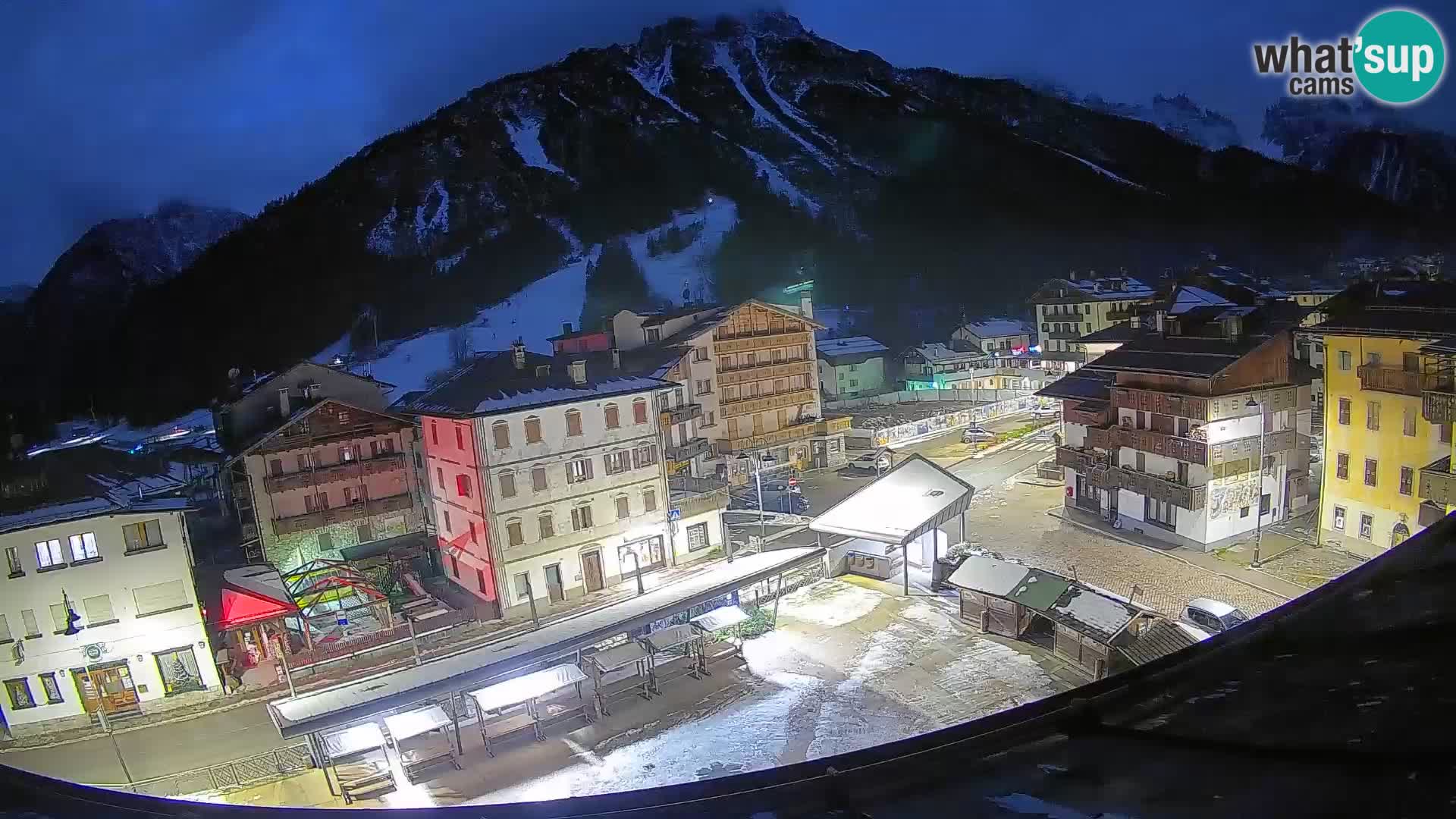 Piazza centrale di Forni di Sopra