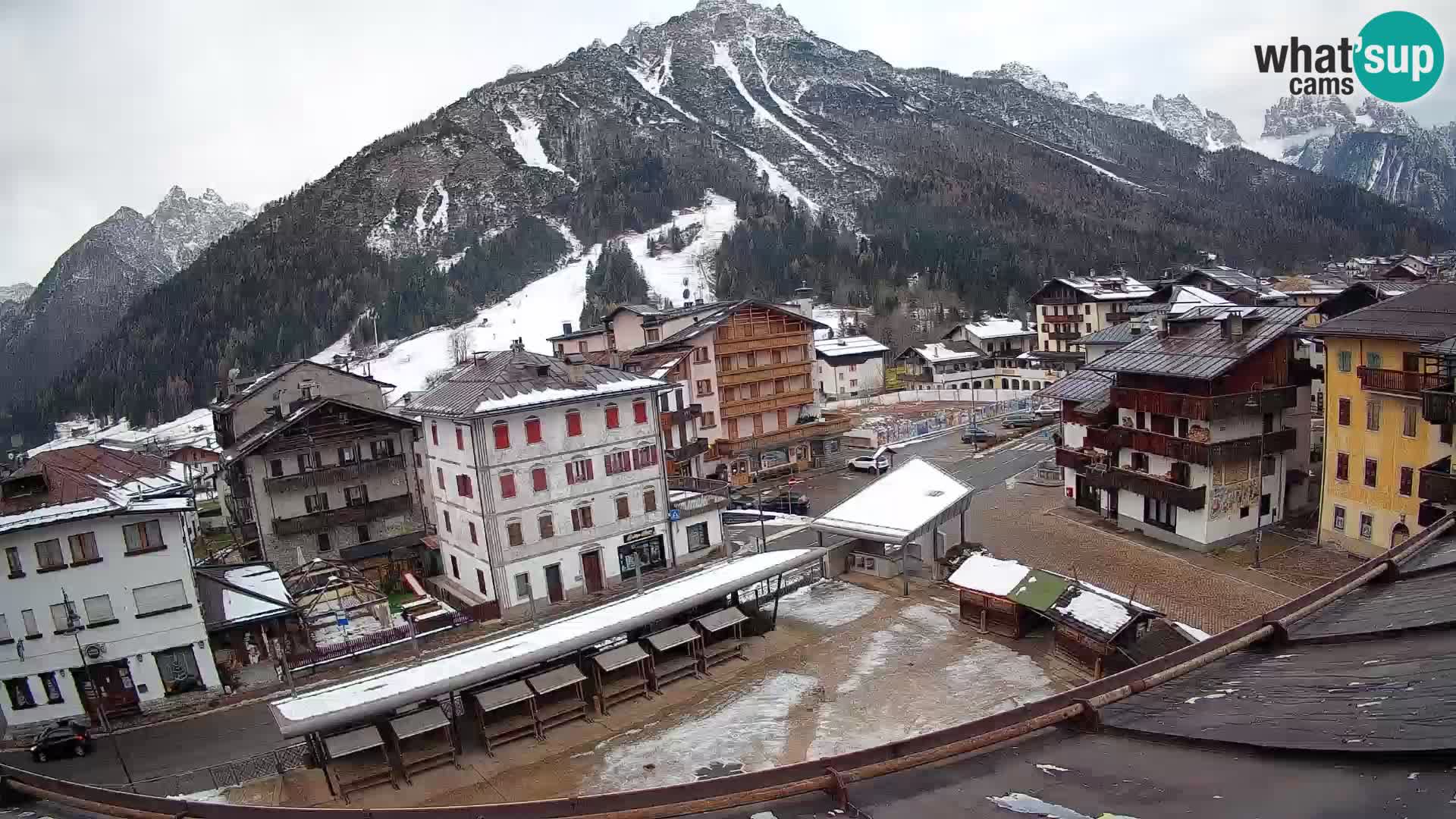 Piazza centrale di Forni di Sopra