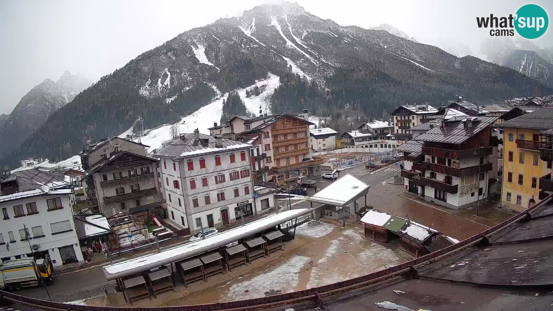 Plaza principal de Forni di Sopra