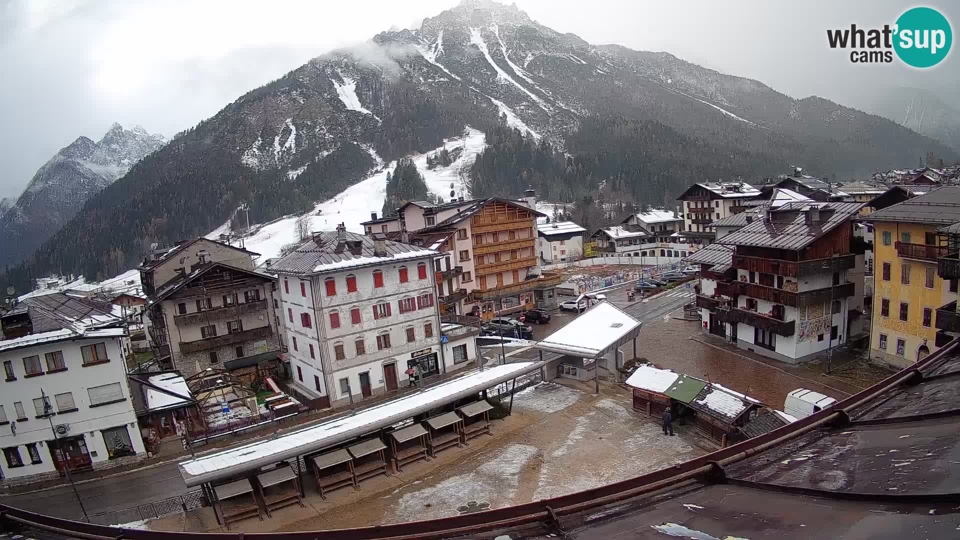 Plaza principal de Forni di Sopra