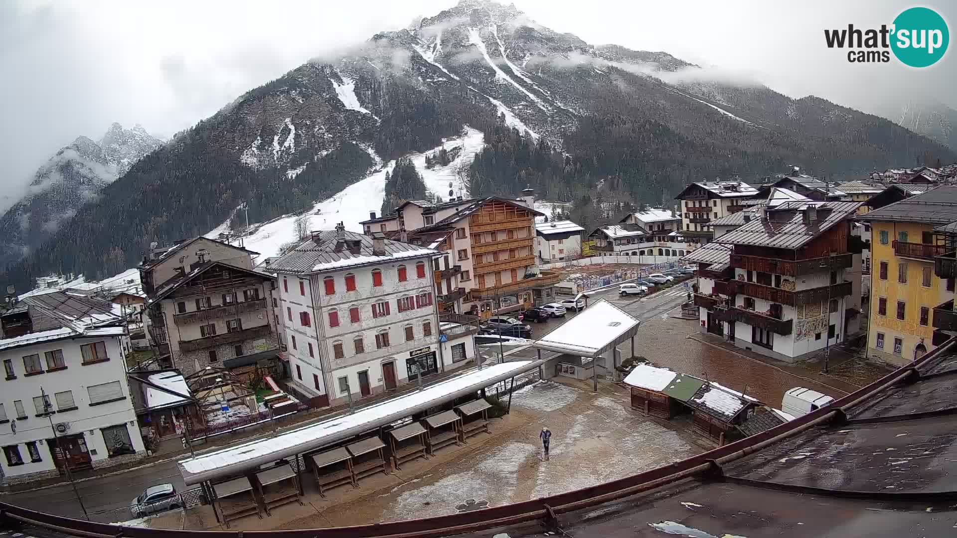 Piazza centrale di Forni di Sopra