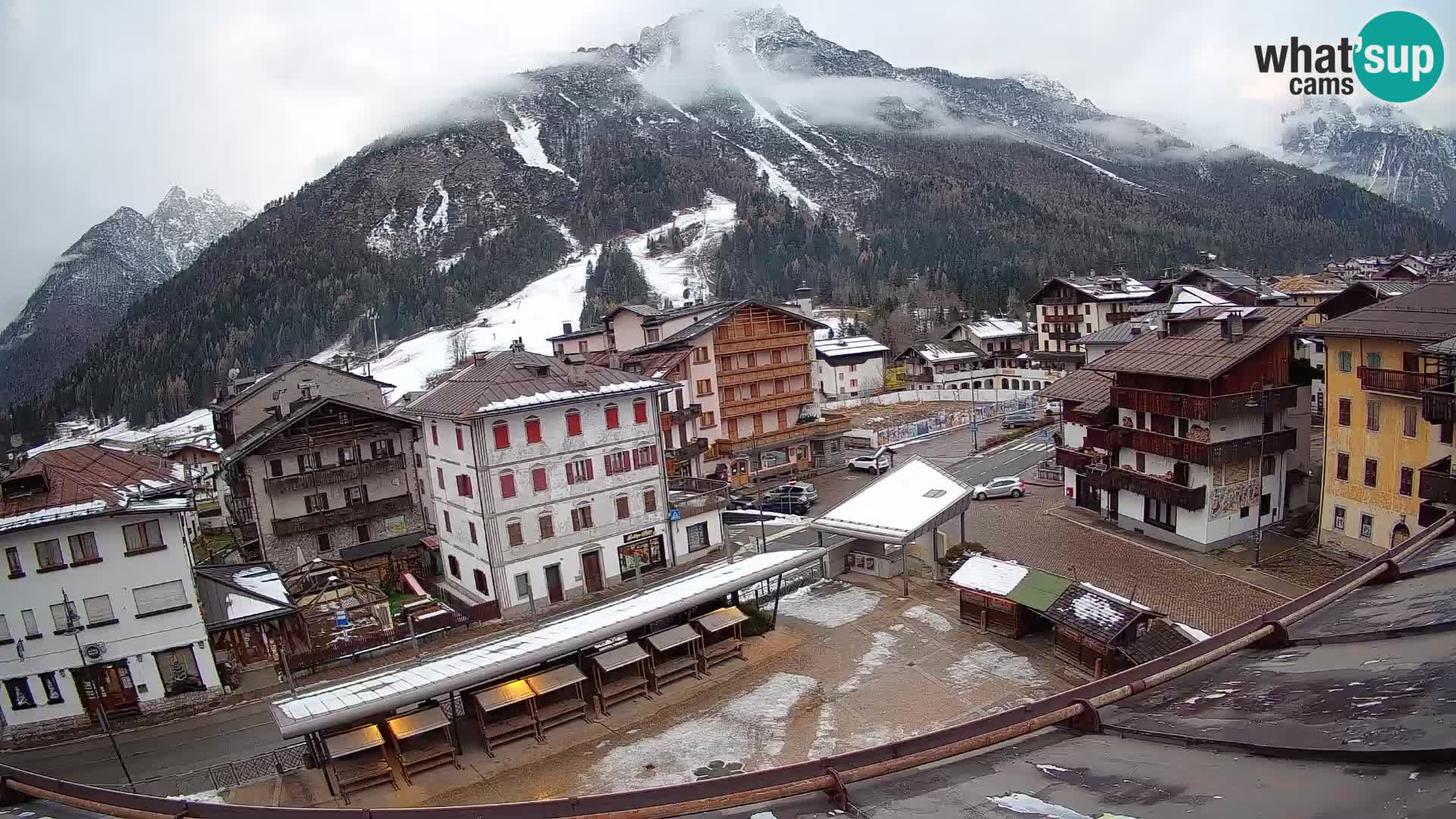 Plaza principal de Forni di Sopra