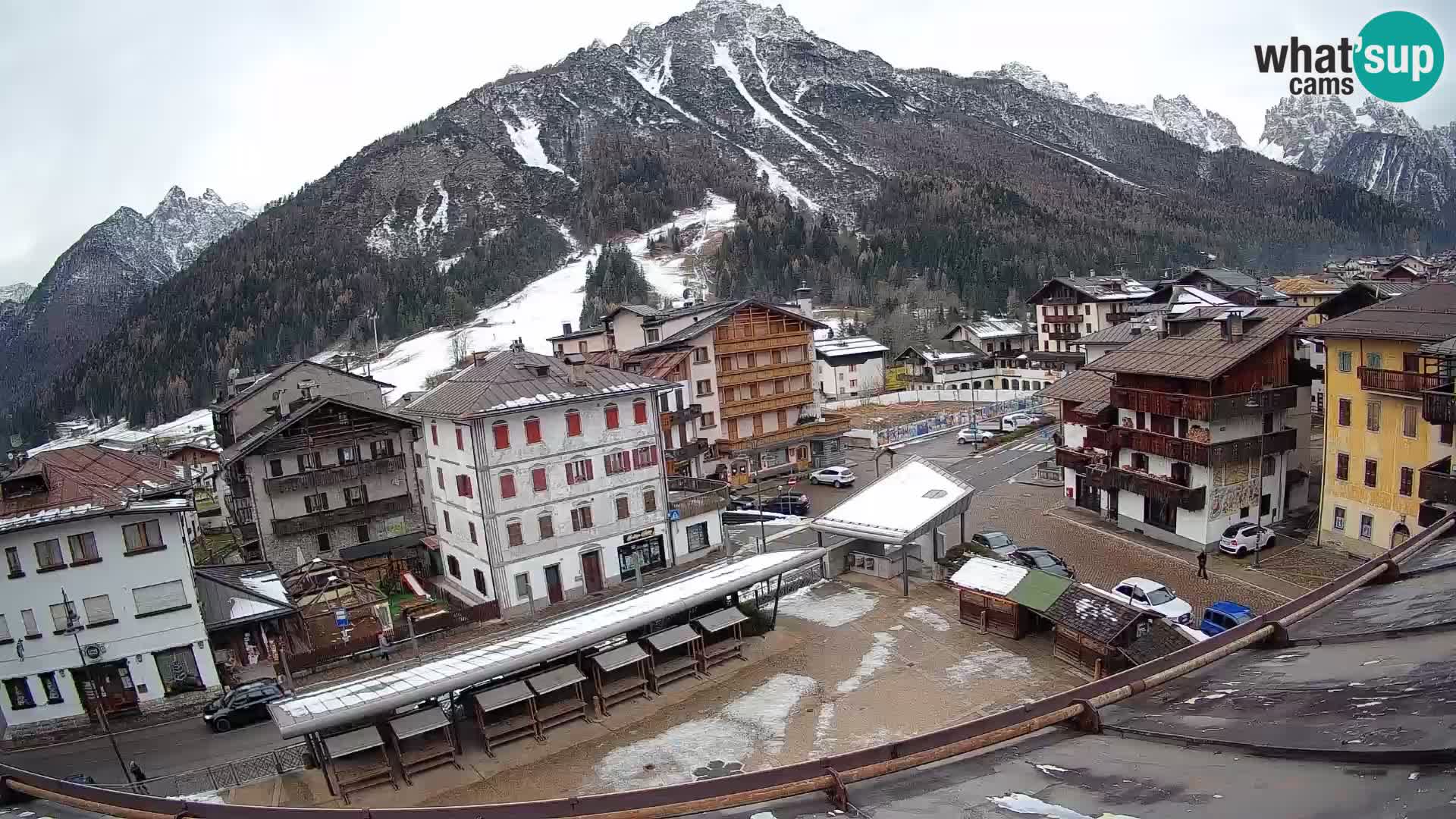 Plaza principal de Forni di Sopra