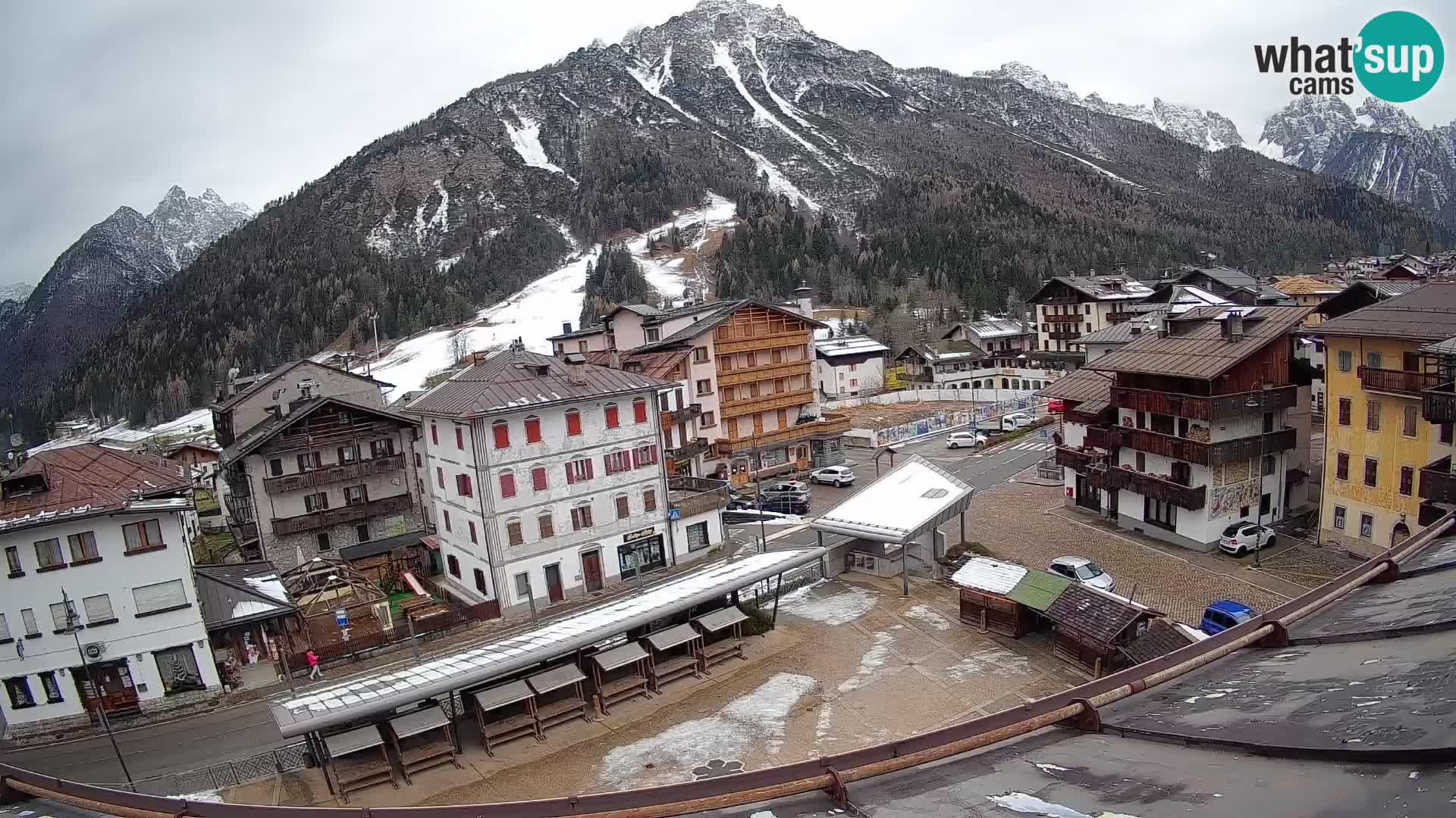 Piazza centrale di Forni di Sopra
